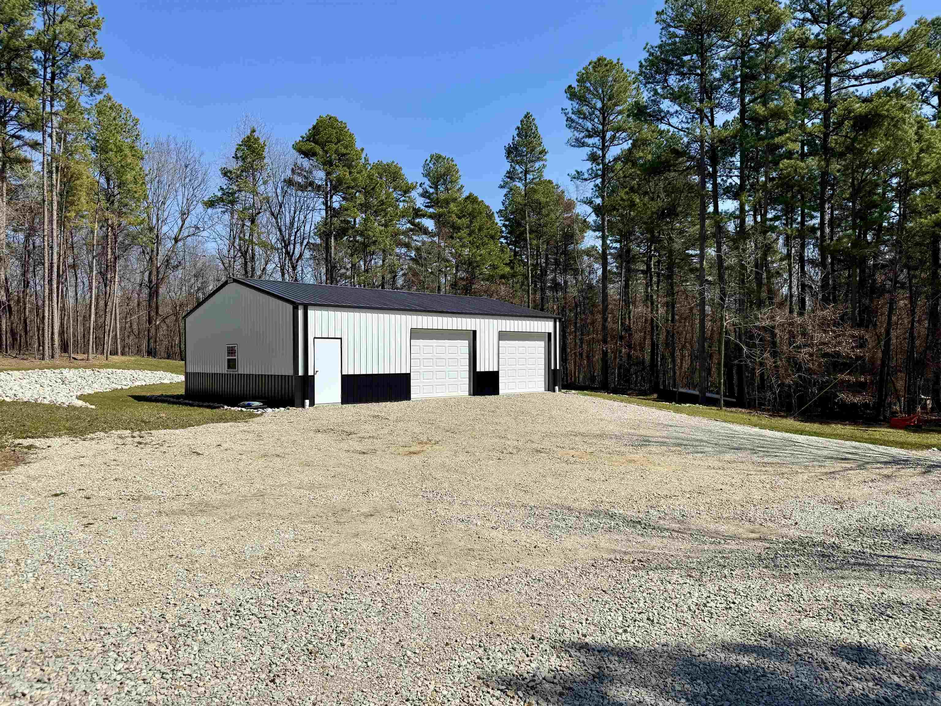 WOODLAND HILLS - Residential