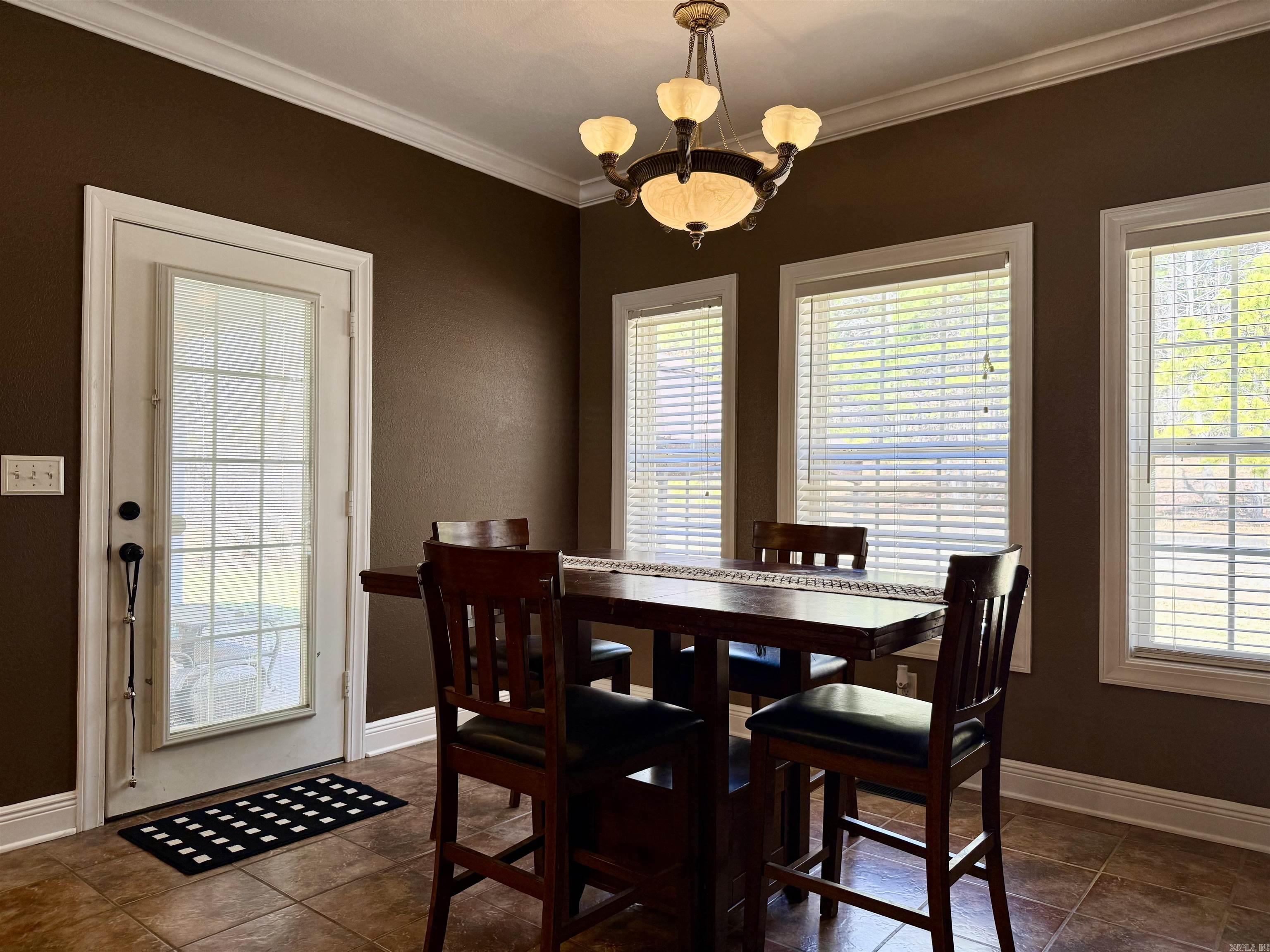 WOODLAND HILLS - Residential