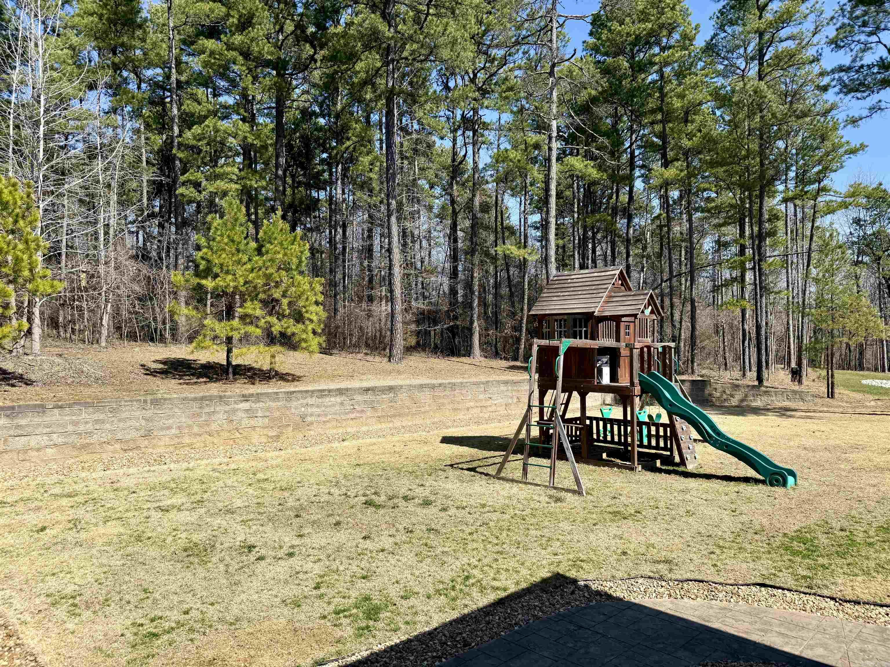 WOODLAND HILLS - Residential