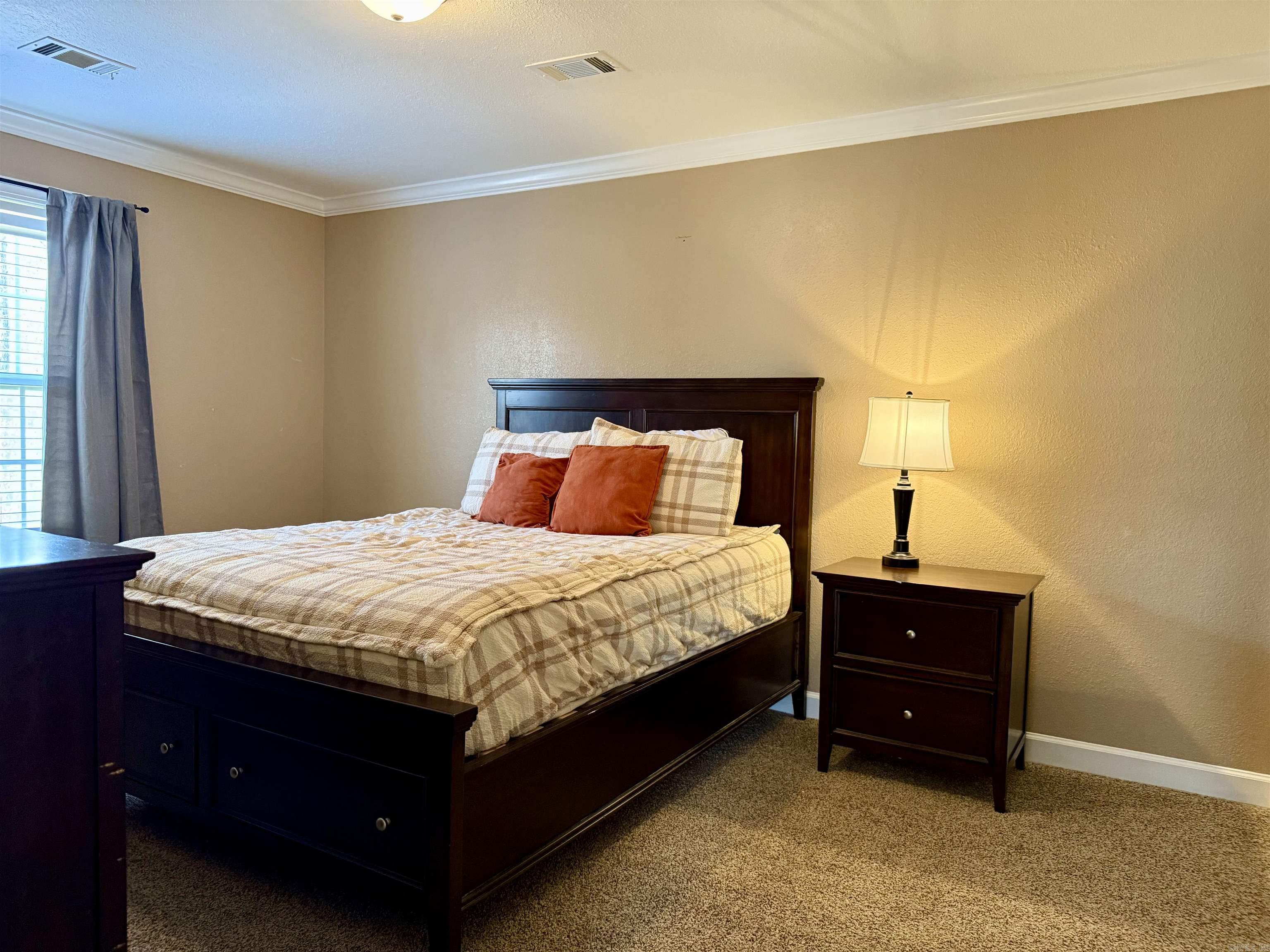 WOODLAND HILLS - Residential