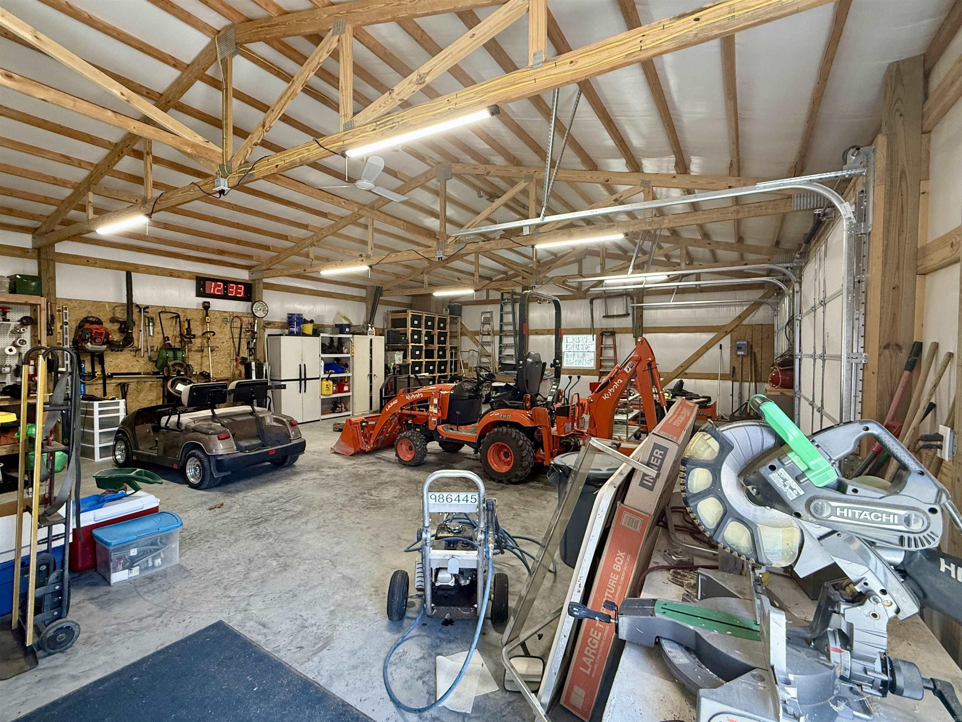 WOODLAND HILLS - Residential