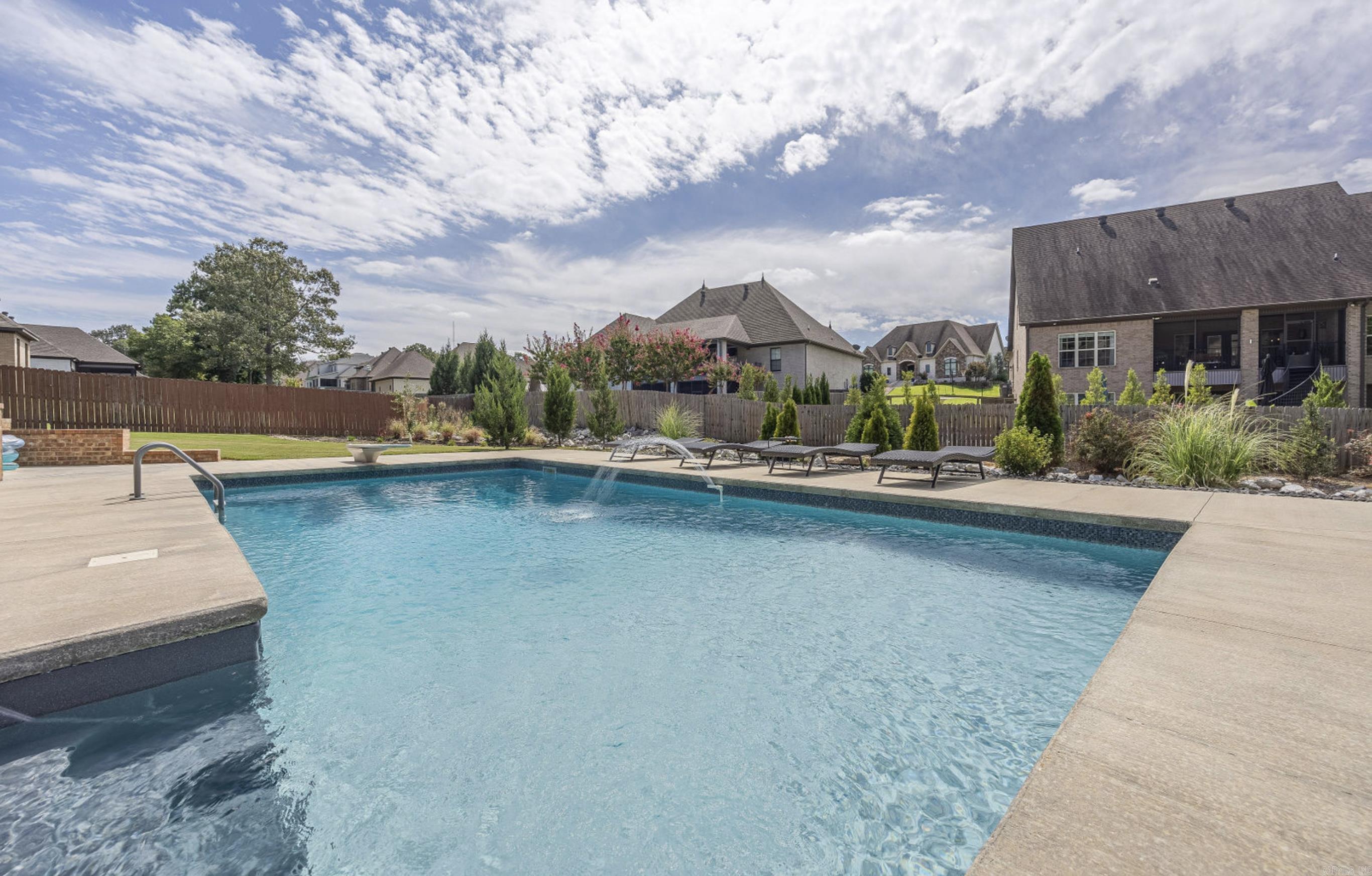 BARRINGTON PARK - Residential