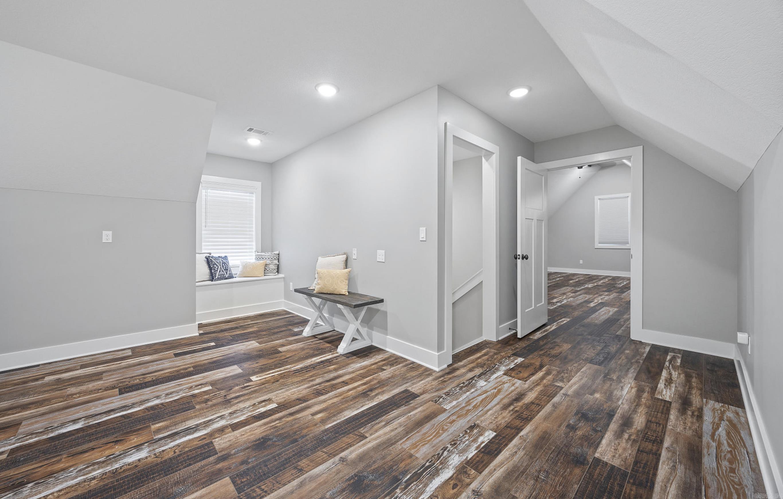 BARRINGTON PARK - Residential