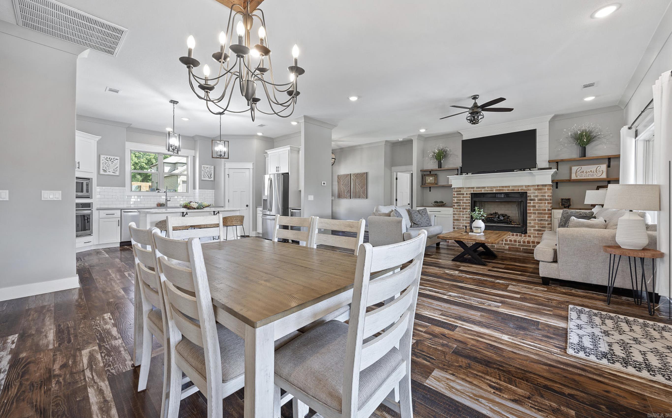 BARRINGTON PARK - Residential