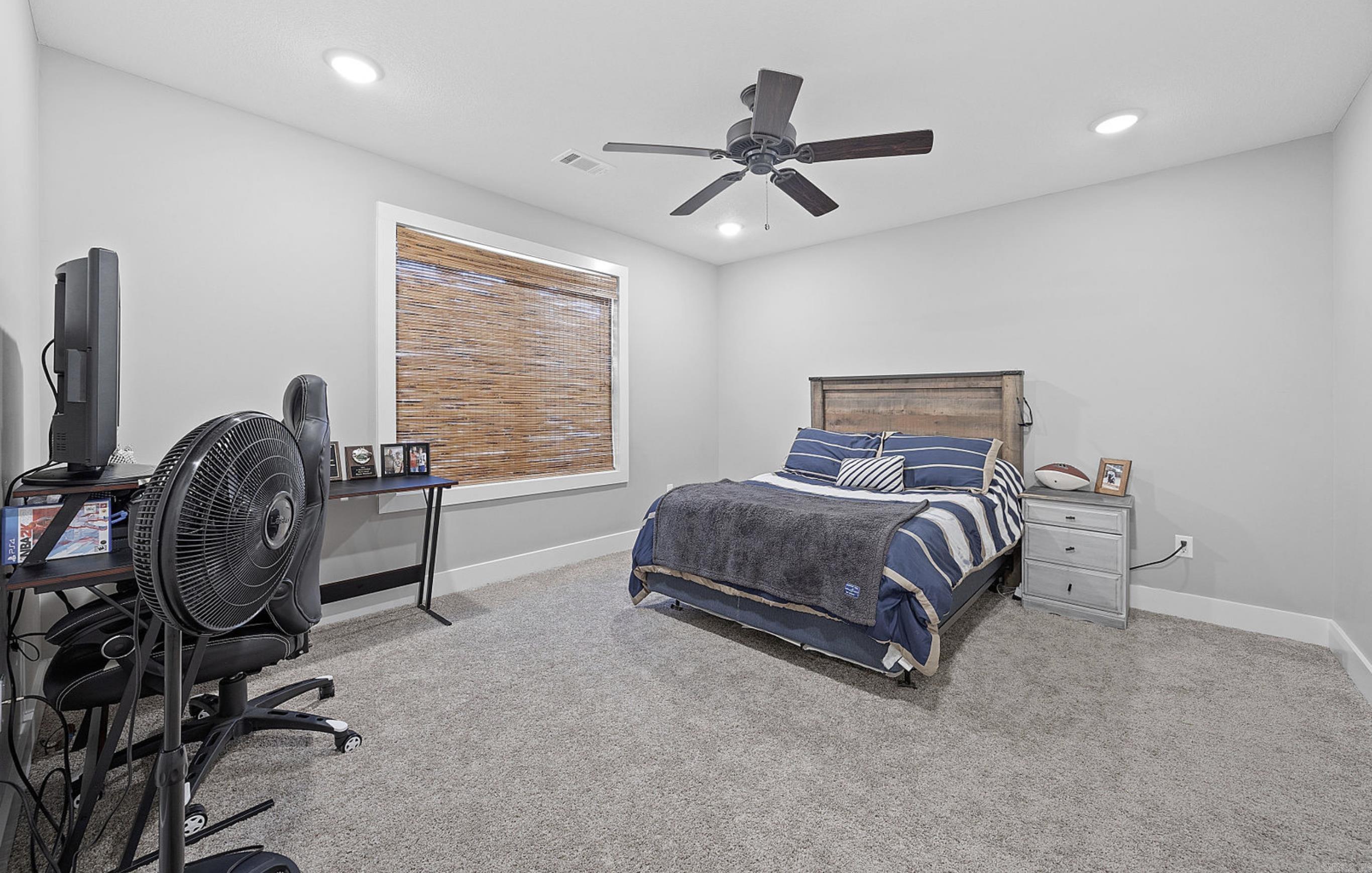 BARRINGTON PARK - Residential