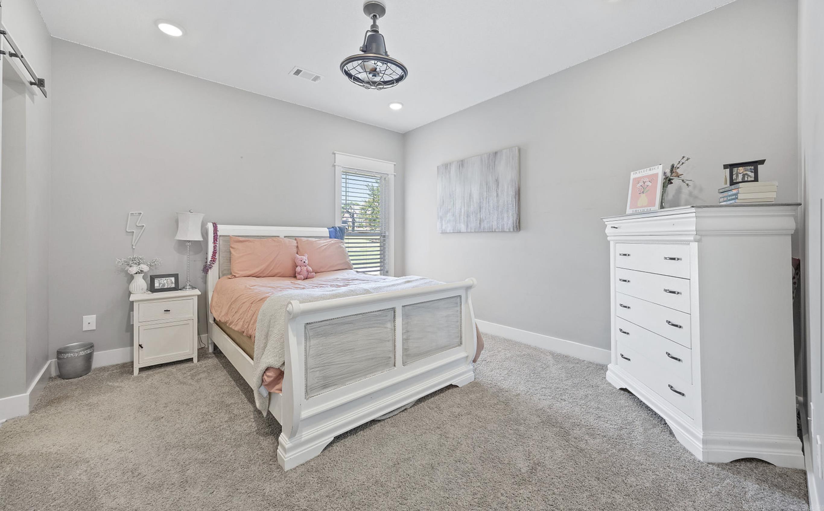 BARRINGTON PARK - Residential