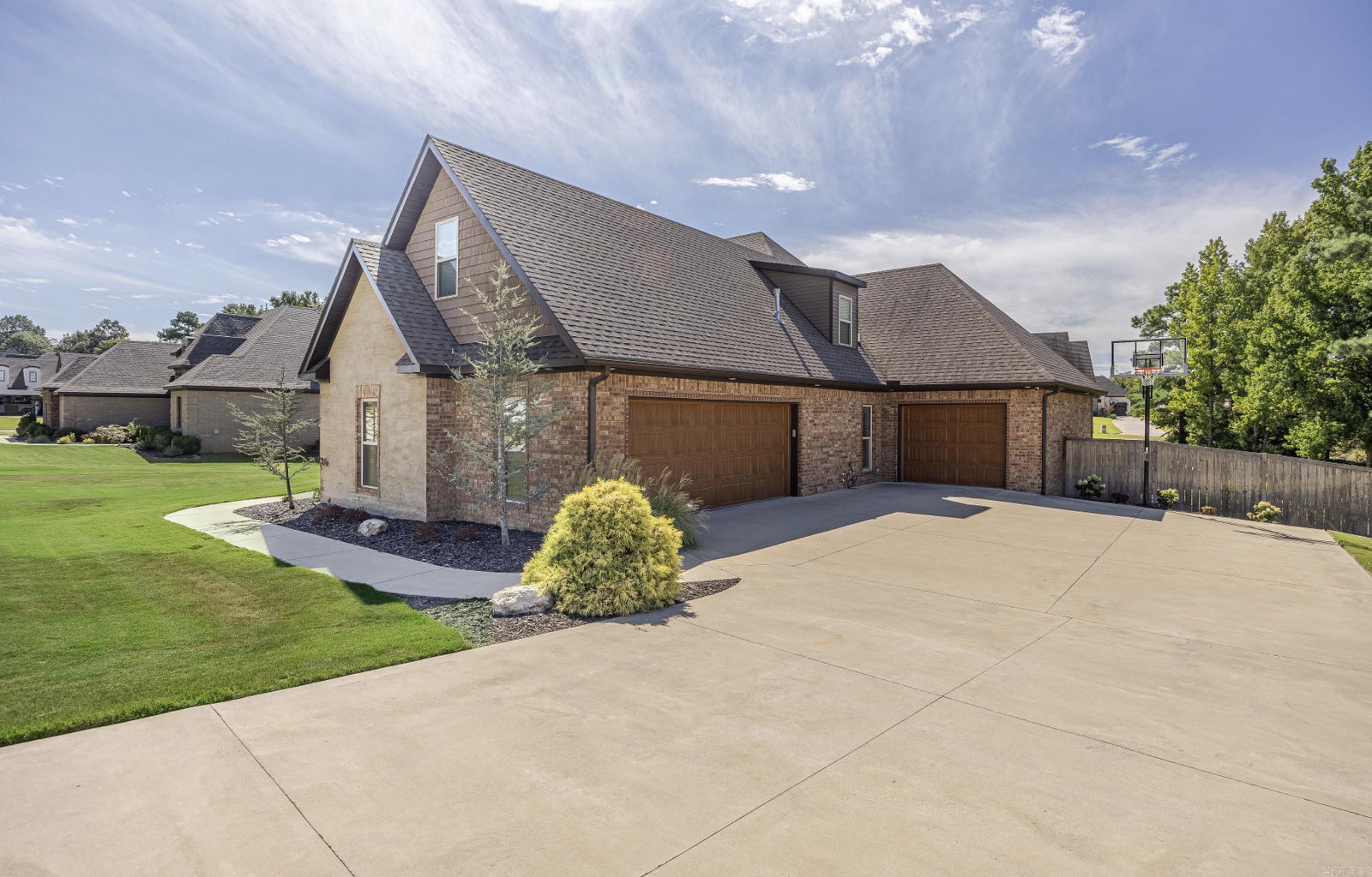 BARRINGTON PARK - Residential