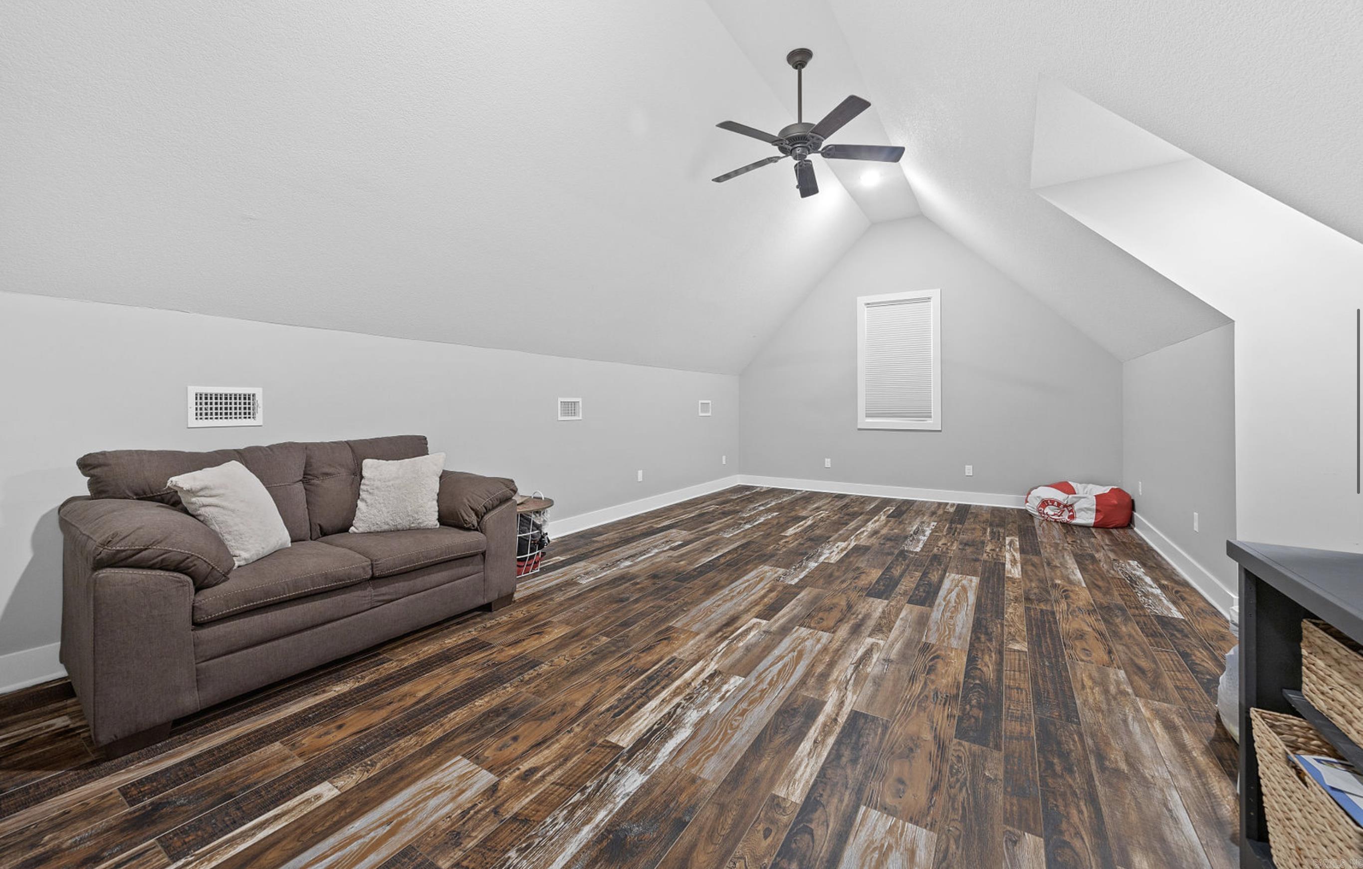 BARRINGTON PARK - Residential