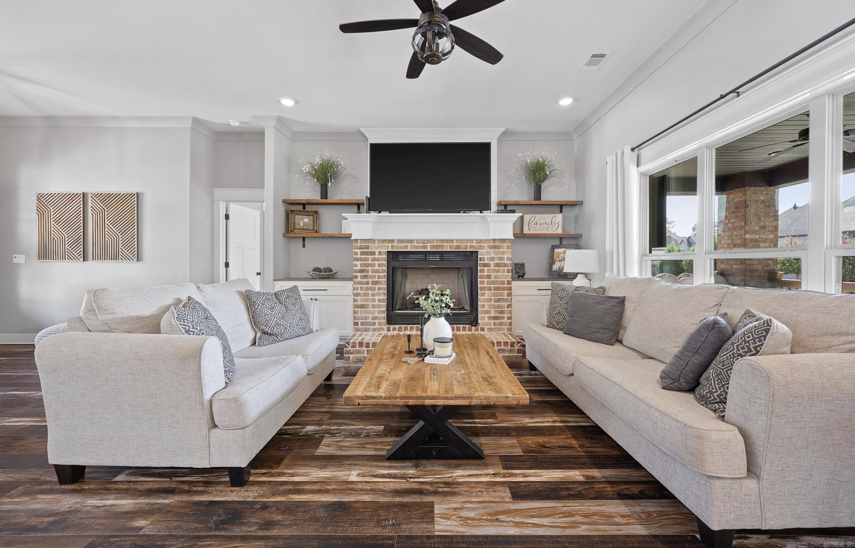 BARRINGTON PARK - Residential