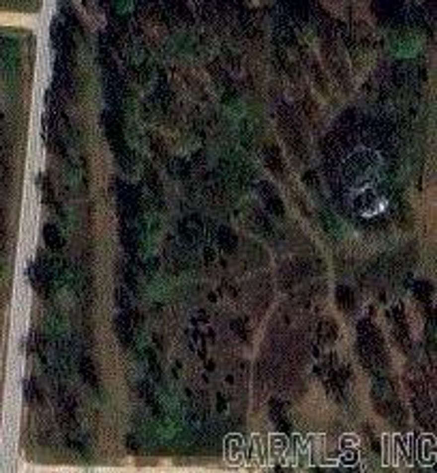 10 acres on the high way great spot to build a house, seller will subdivide into 2 tracts,. Seller want offers