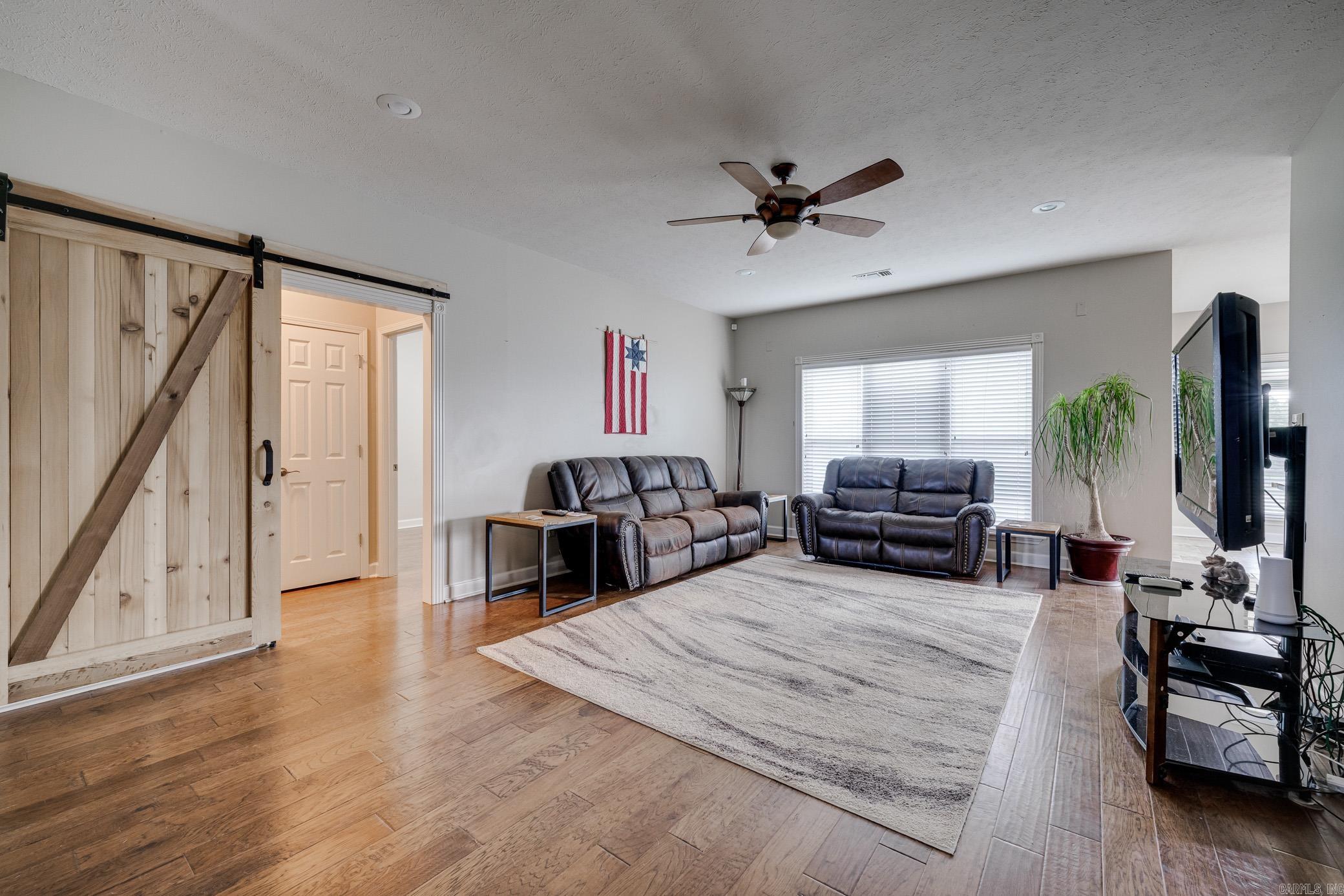 OAK RIDGE ESTATES - Residential