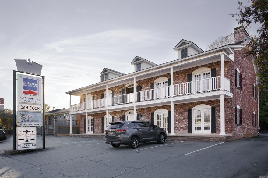 High visibility, approx. 25,000 cars/day drive by.  Second floor, with large balcony access. All newly renovated, modern office, with new floors throughout.  Bathroom completely updated. Four offices (possibly 5), or entry way/reception area, or common work area, lots of storage space. Two private bathrooms. Kitchenette. This office suite is one of five in the building.  Substantial parking.  Plantation style building. Dual entry. Common area lobby. Approx. 1,000 sq feet. $1150 per month. 2 year lease preferred.  IMPORTANT NOTE: Second side of this building will be available VERY soon! That means you could lock in the top floor of this building. There's much flexibility. Sq. ft. approx. measuring encouraged. Don't miss this spot! It will go quickly! Agents see remarks.