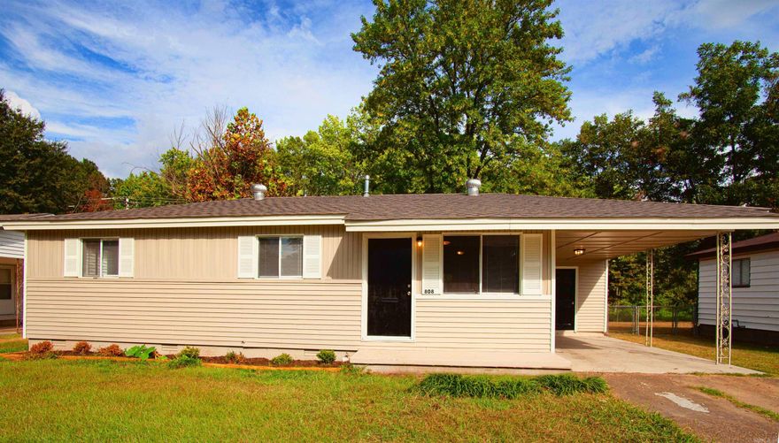 Newly remodeled 4BD in North Little Rock in the Greenlea subdivision. New paint, countertops, and flooring throughout. Large fenced in yard with a back patio that is perfect for hosting BBQ's. The lease for this property is for 2 years with a 3% increase each year. Income has to be three times the amount of rent unless you have a housing voucher.