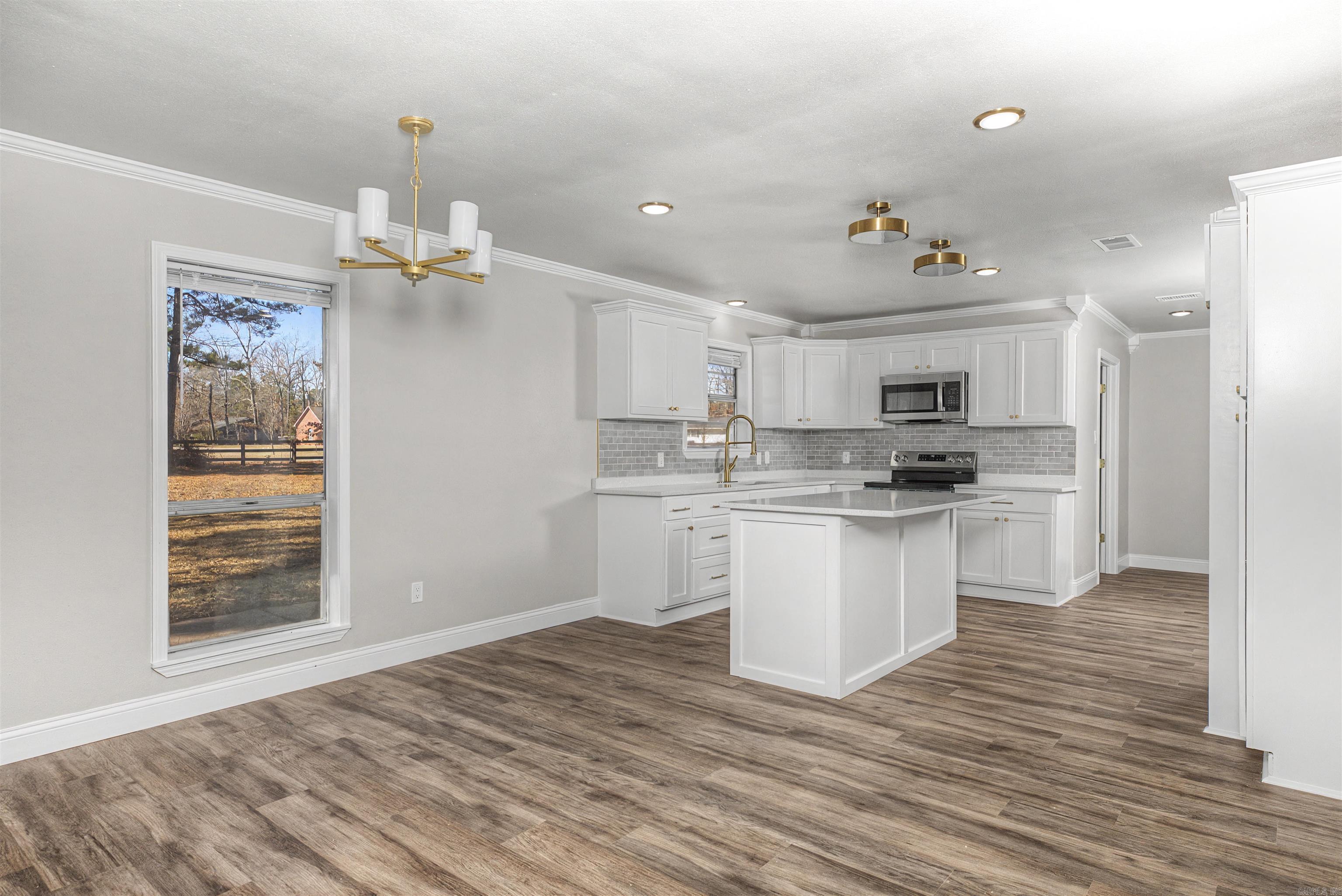 WOODLAND ACRES - Residential