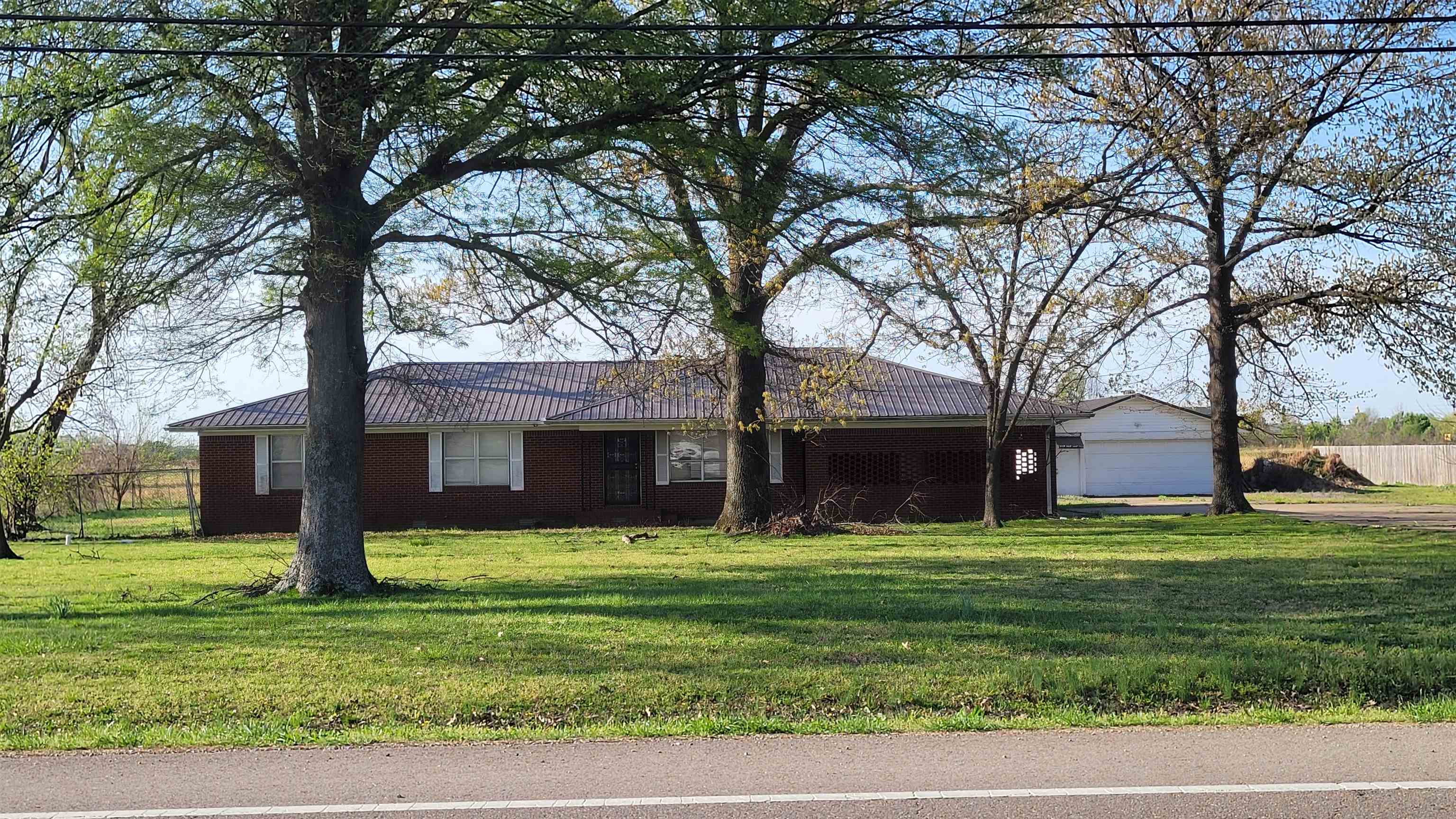 Three acres located near Commerce Drive/MLK Drive with frontage on Highland Drive. Property is zoned C-3 and has city utilities.