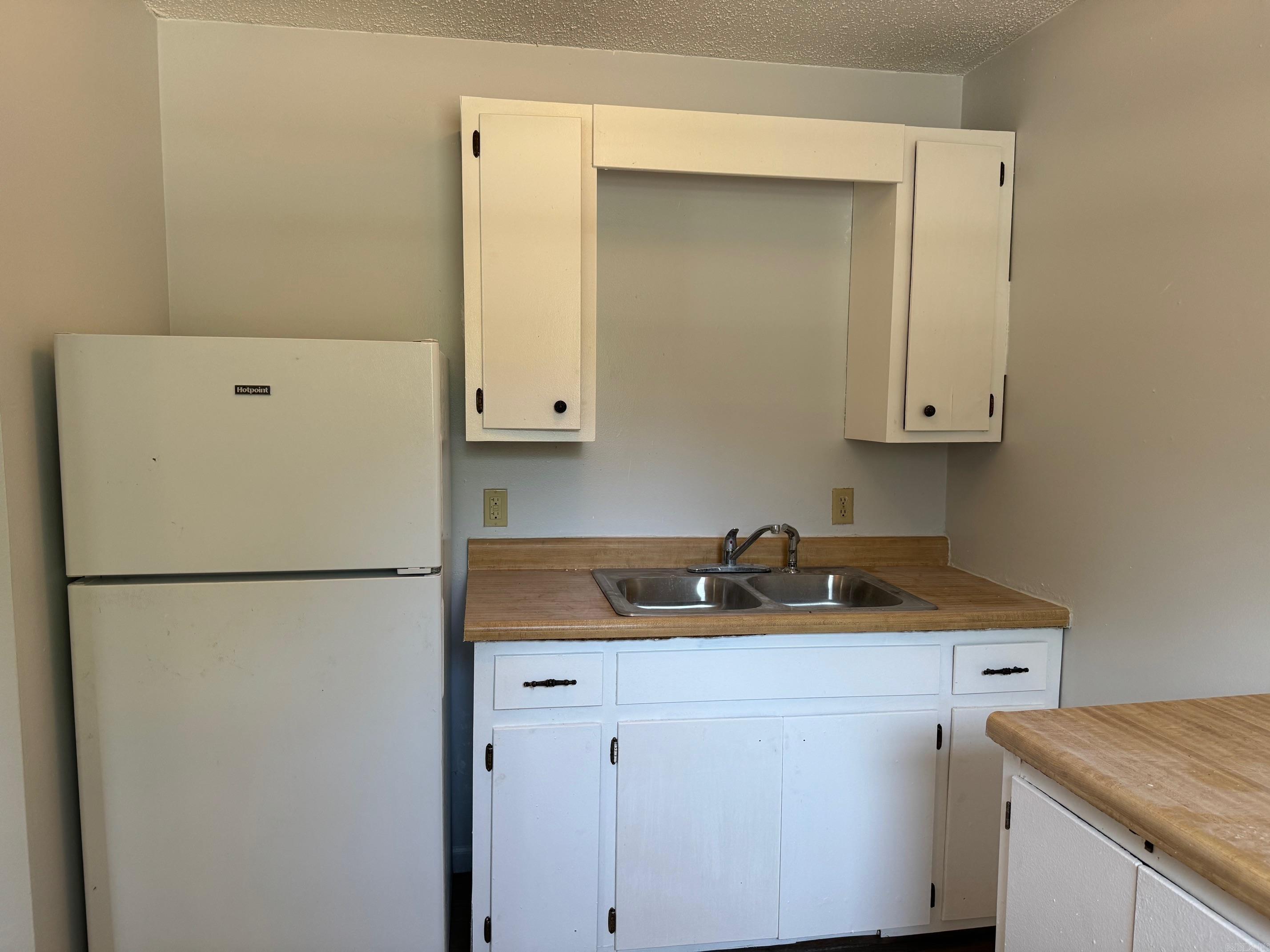 Austin & Taylor - Residential Lease