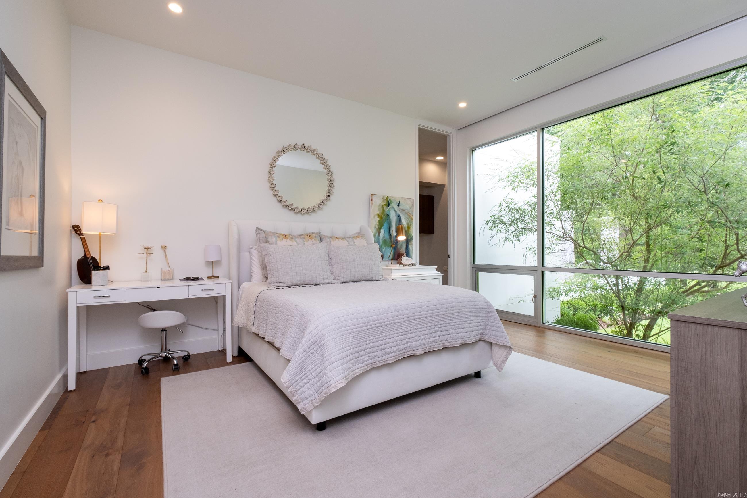 CHENAL VALLEY SOLOGNE CIRCLE - Residential