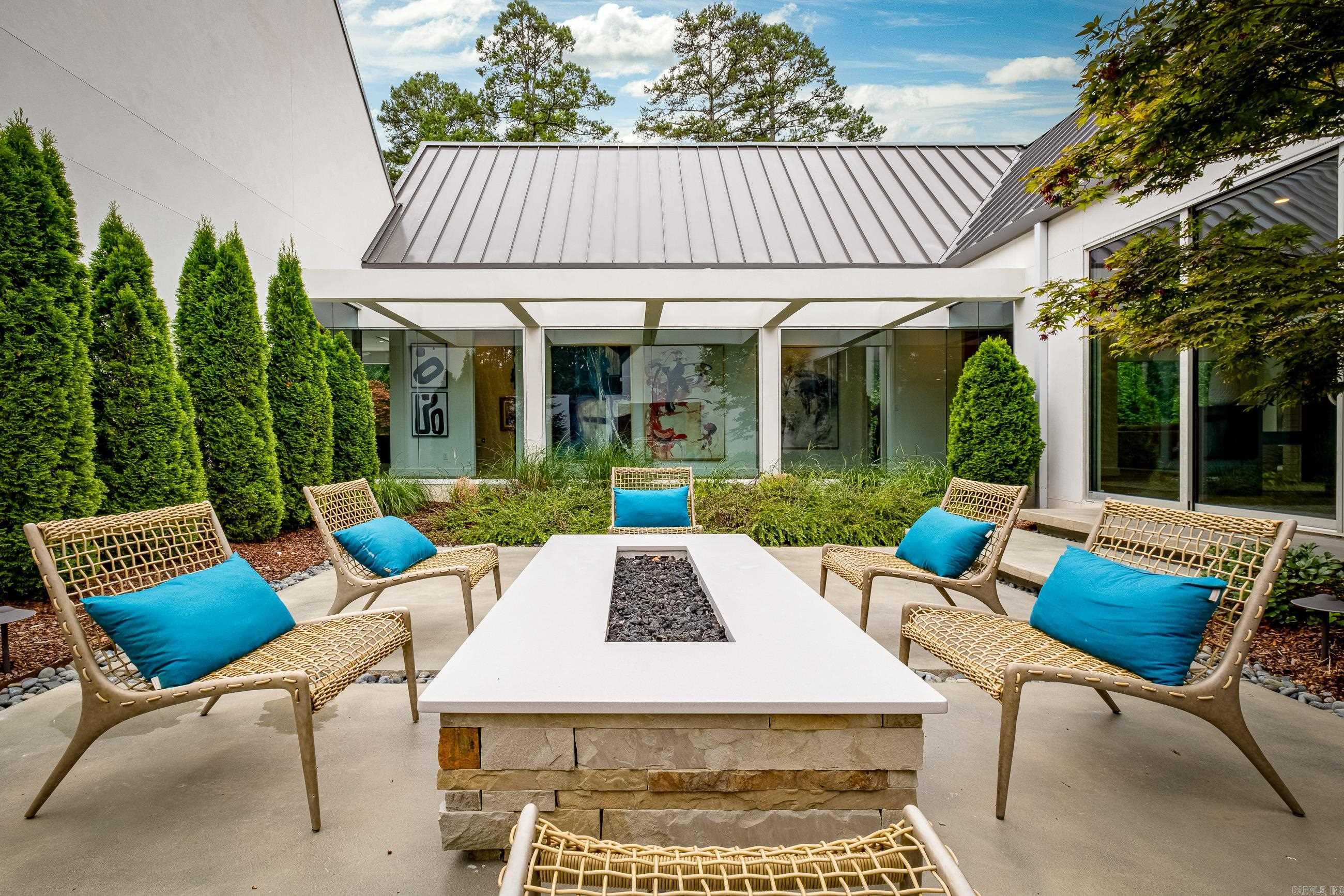 CHENAL VALLEY SOLOGNE CIRCLE - Residential