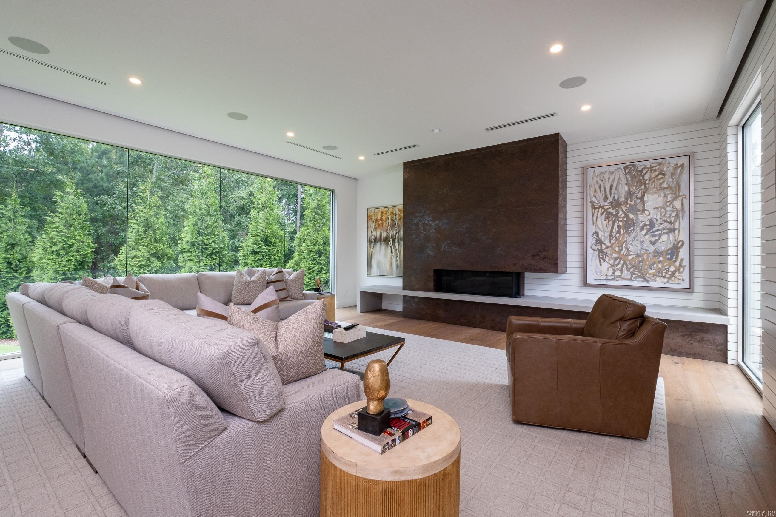 CHENAL VALLEY SOLOGNE CIRCLE - Residential