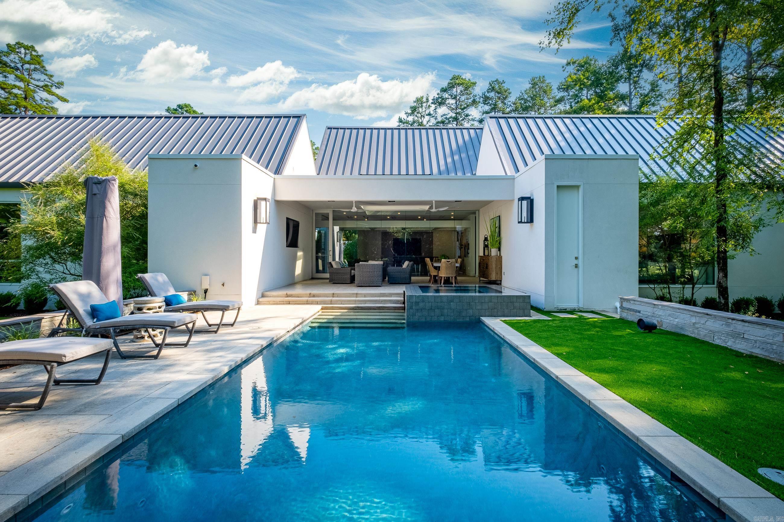 CHENAL VALLEY SOLOGNE CIRCLE - Residential