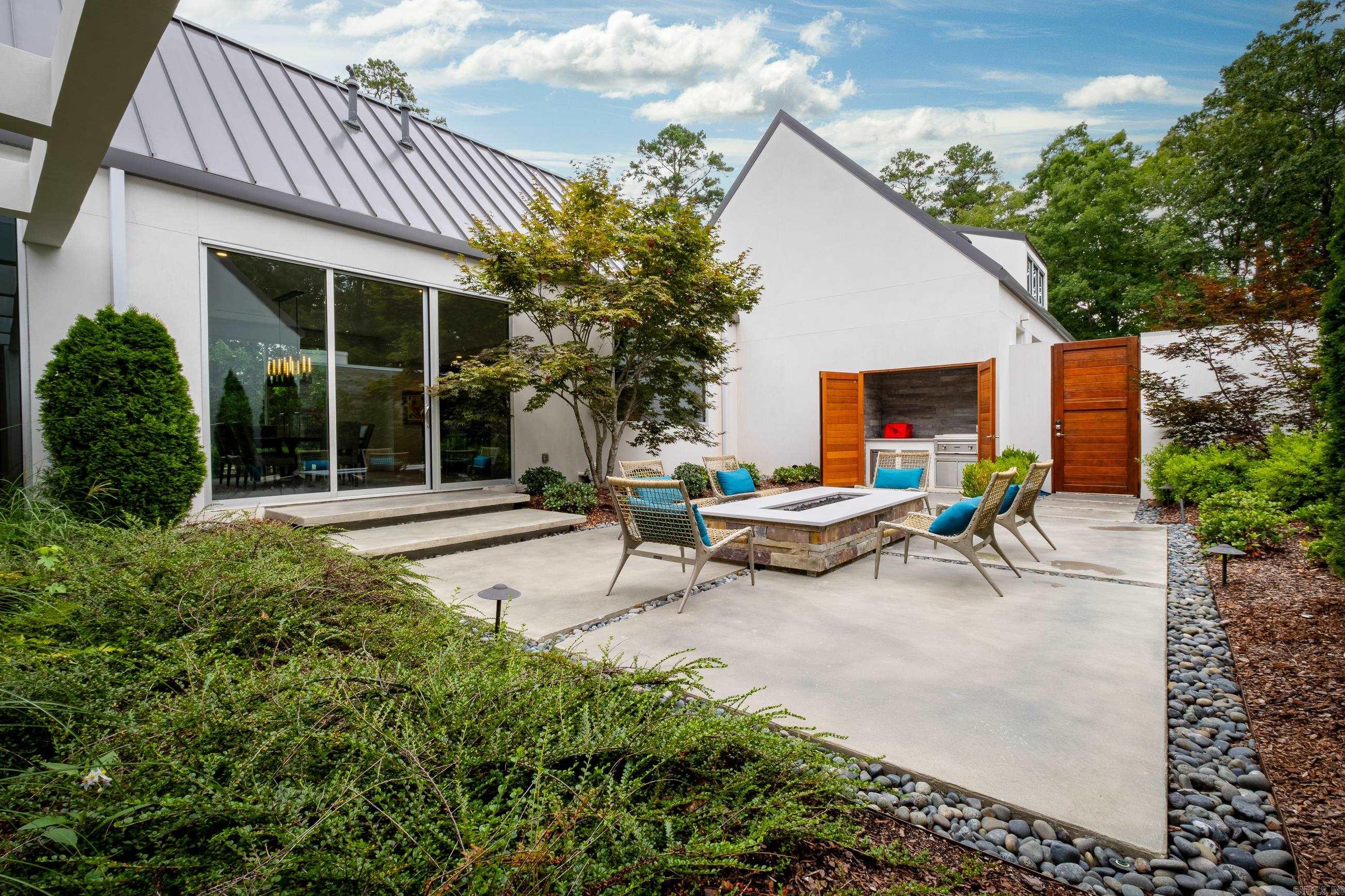 CHENAL VALLEY SOLOGNE CIRCLE - Residential