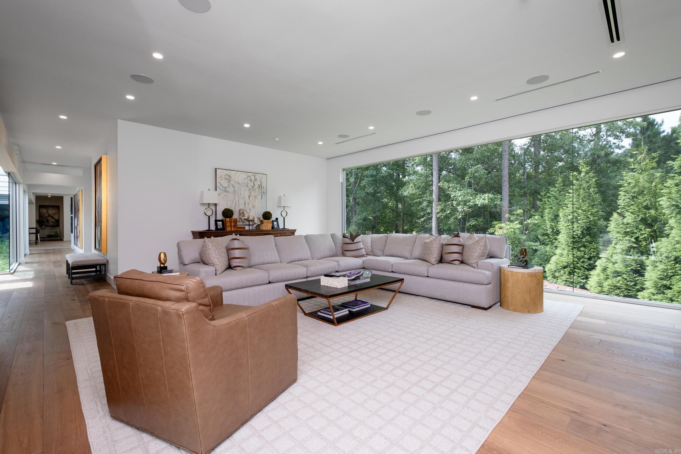 CHENAL VALLEY SOLOGNE CIRCLE - Residential