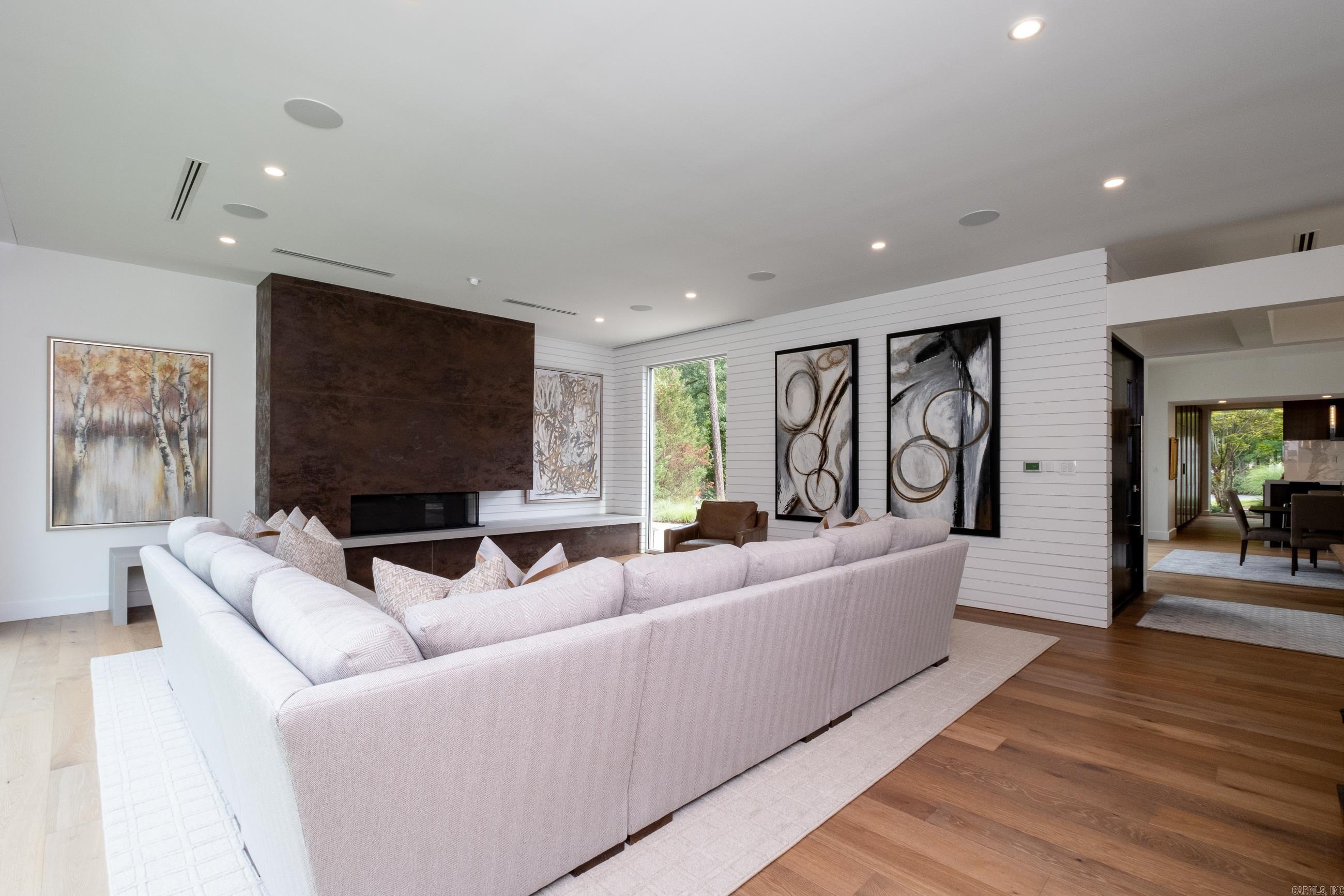 CHENAL VALLEY SOLOGNE CIRCLE - Residential