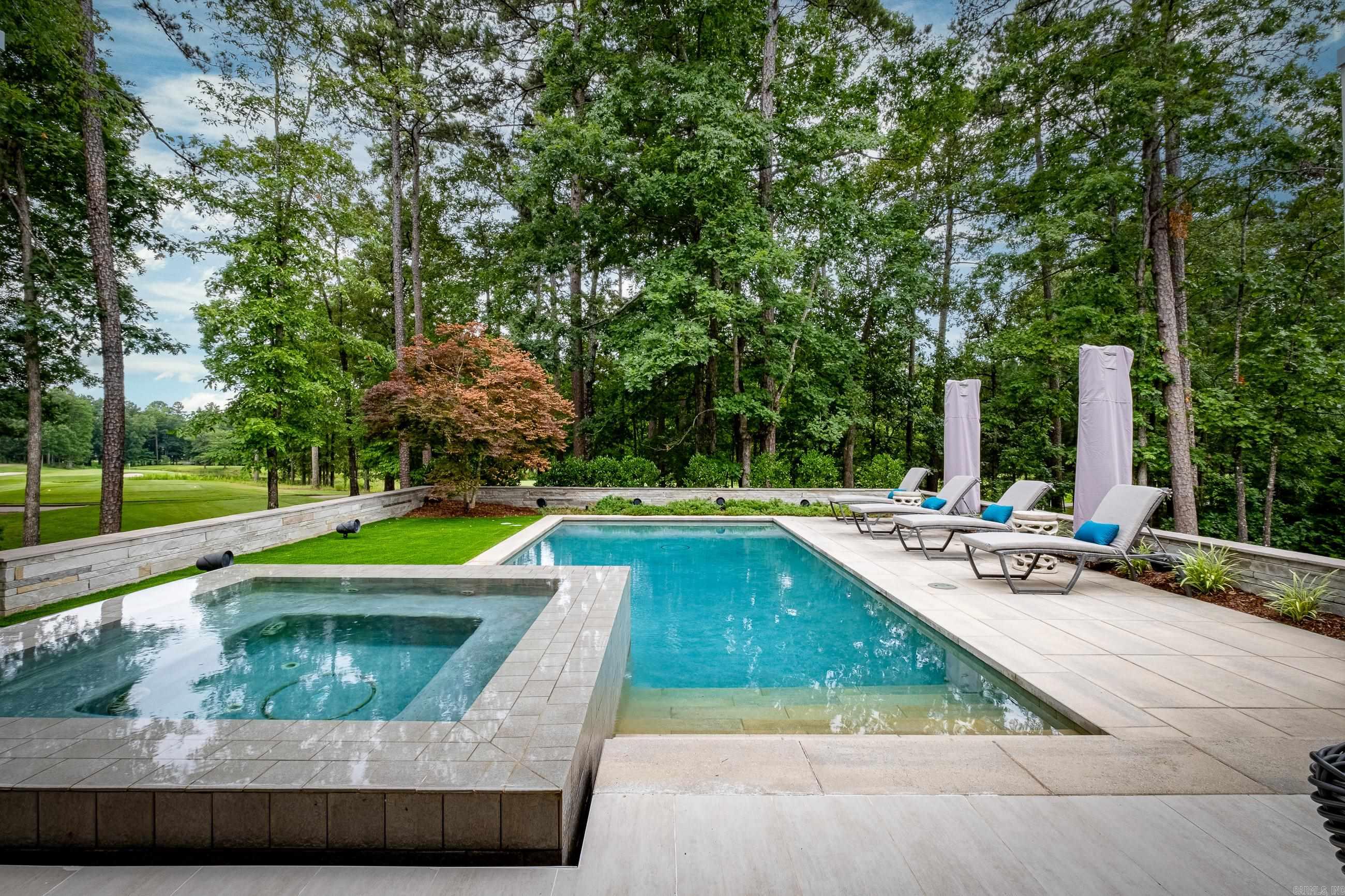 CHENAL VALLEY SOLOGNE CIRCLE - Residential