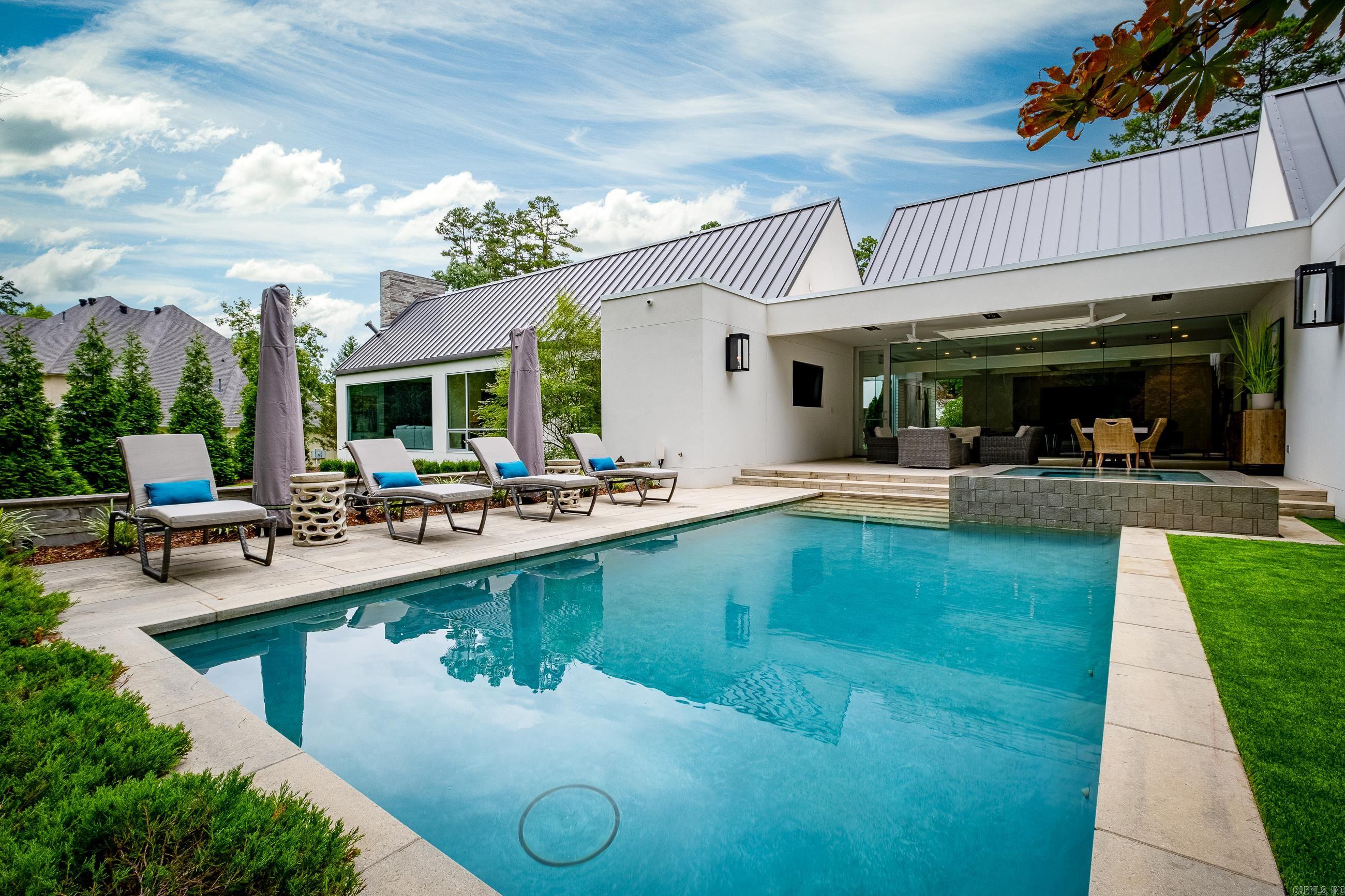 CHENAL VALLEY SOLOGNE CIRCLE - Residential