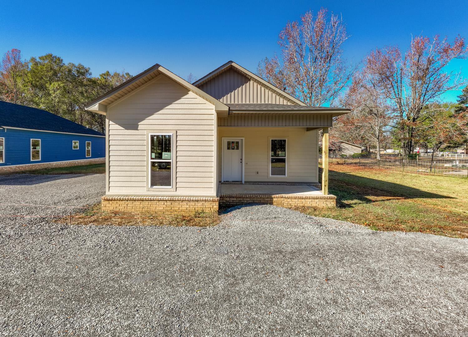 Welcome to this stunning new construction home! Featuring 3 bedrooms and 2 bathrooms, this property offers a beautiful layout, granite counter tops throughout, and lots of storage. The primary bedroom includes a walk in closet, and an en suite bathroom with double vanities. This home is a must see, call for your private showing today!