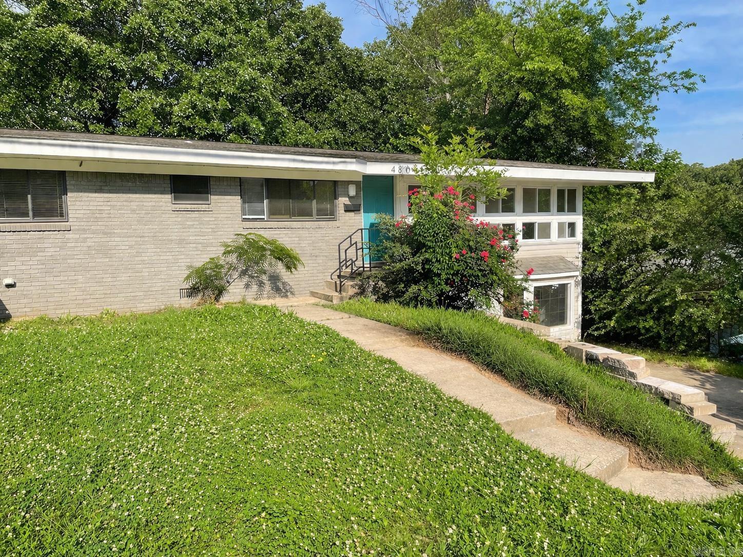 ARROW HEAD MANOR - Residential