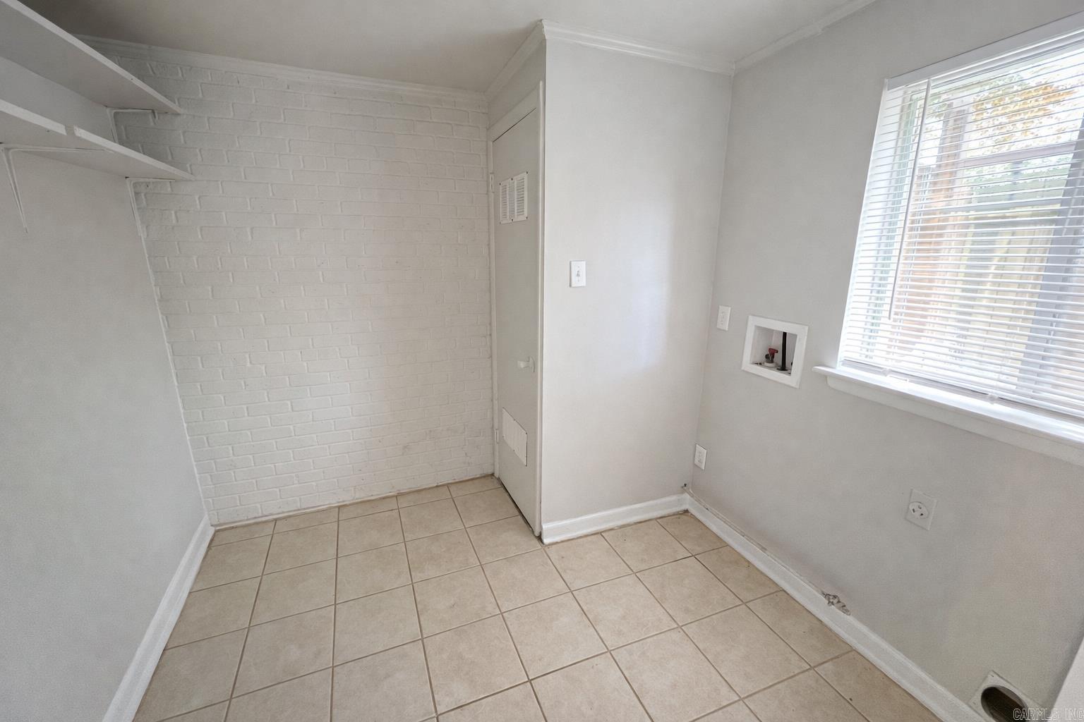 ARROW HEAD MANOR - Residential