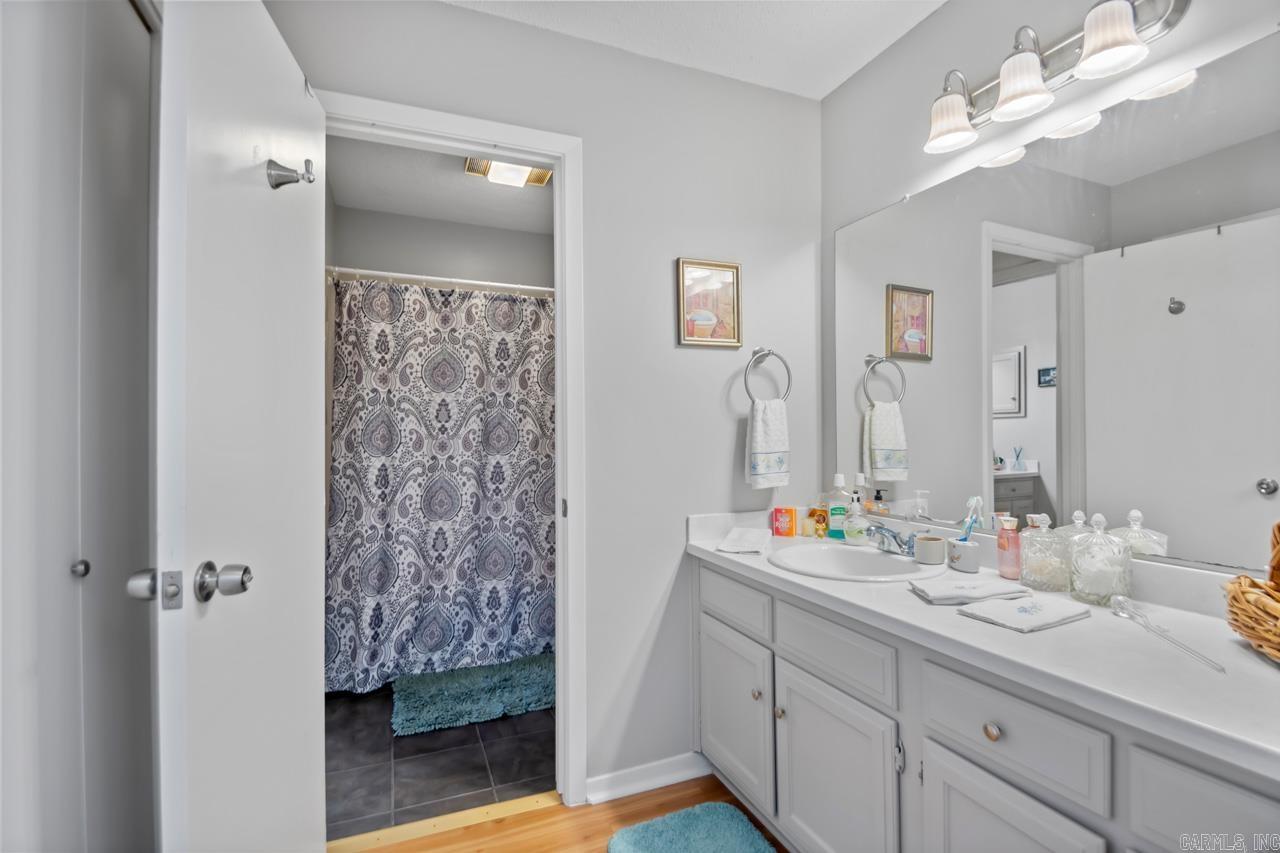 OAKCREST MANOR TWNHMS - Residential