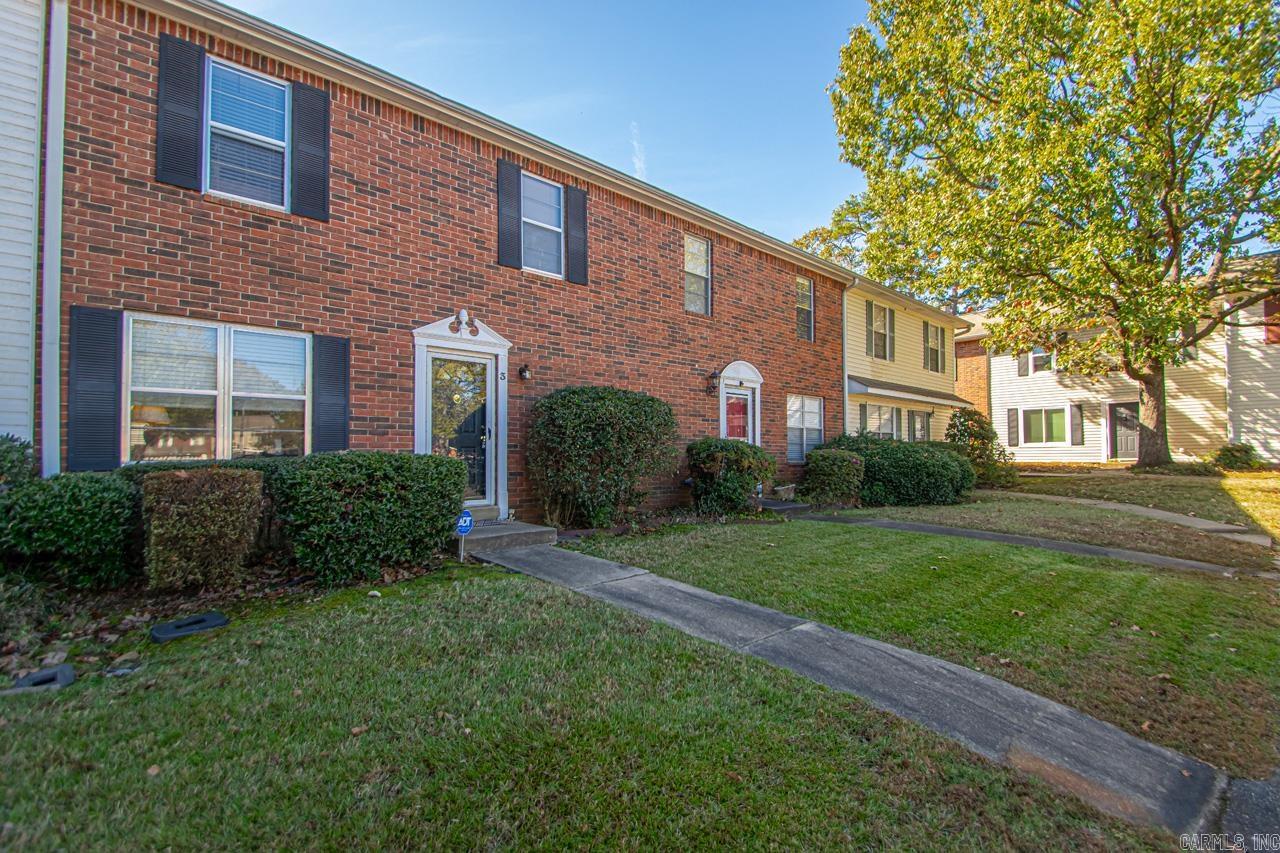 OAKCREST MANOR TWNHMS - Residential