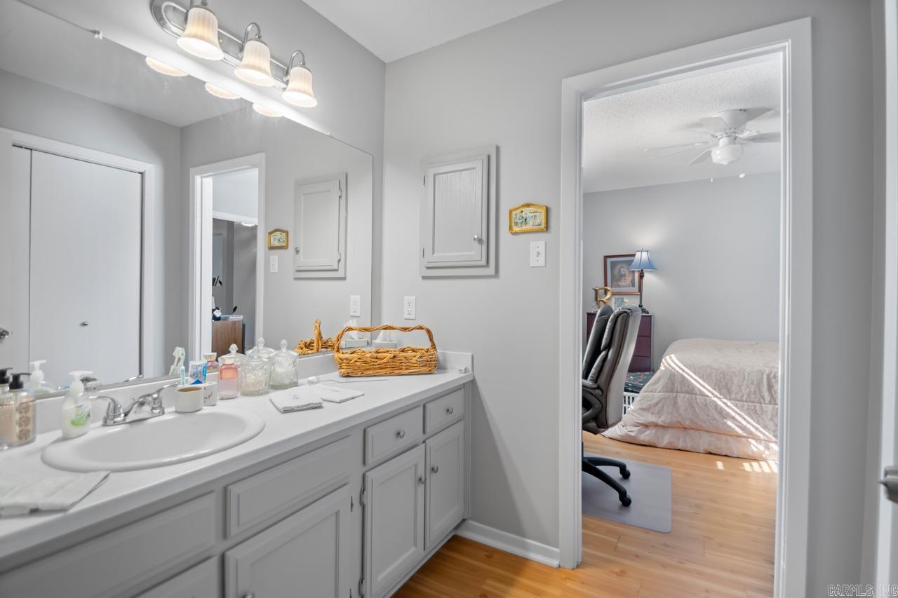 OAKCREST MANOR TWNHMS - Residential