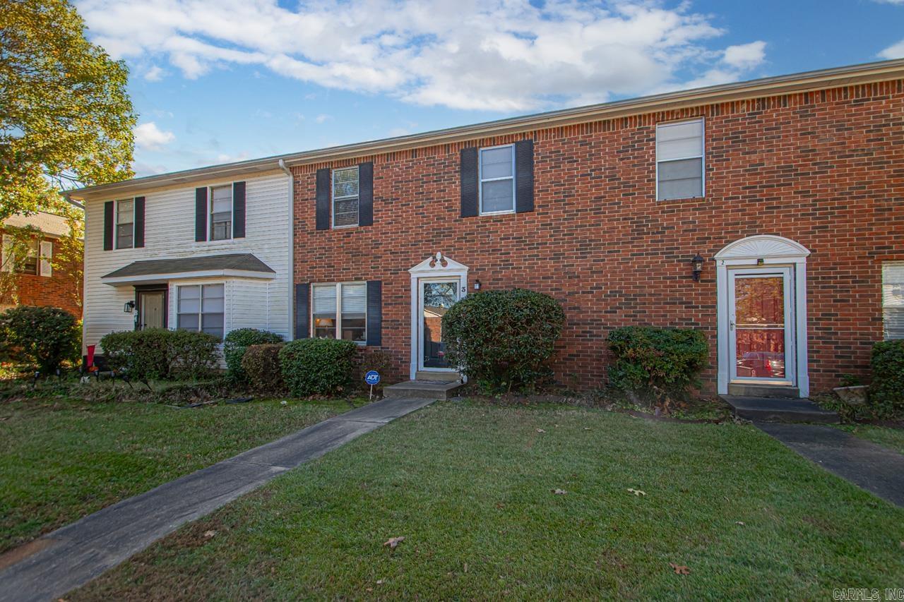 OAKCREST MANOR TWNHMS - Residential