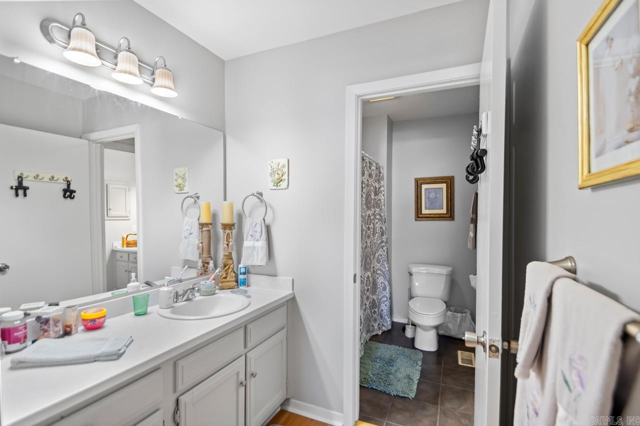 OAKCREST MANOR TWNHMS - Residential