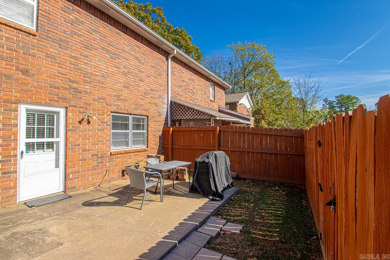 OAKCREST MANOR TWNHMS - Residential