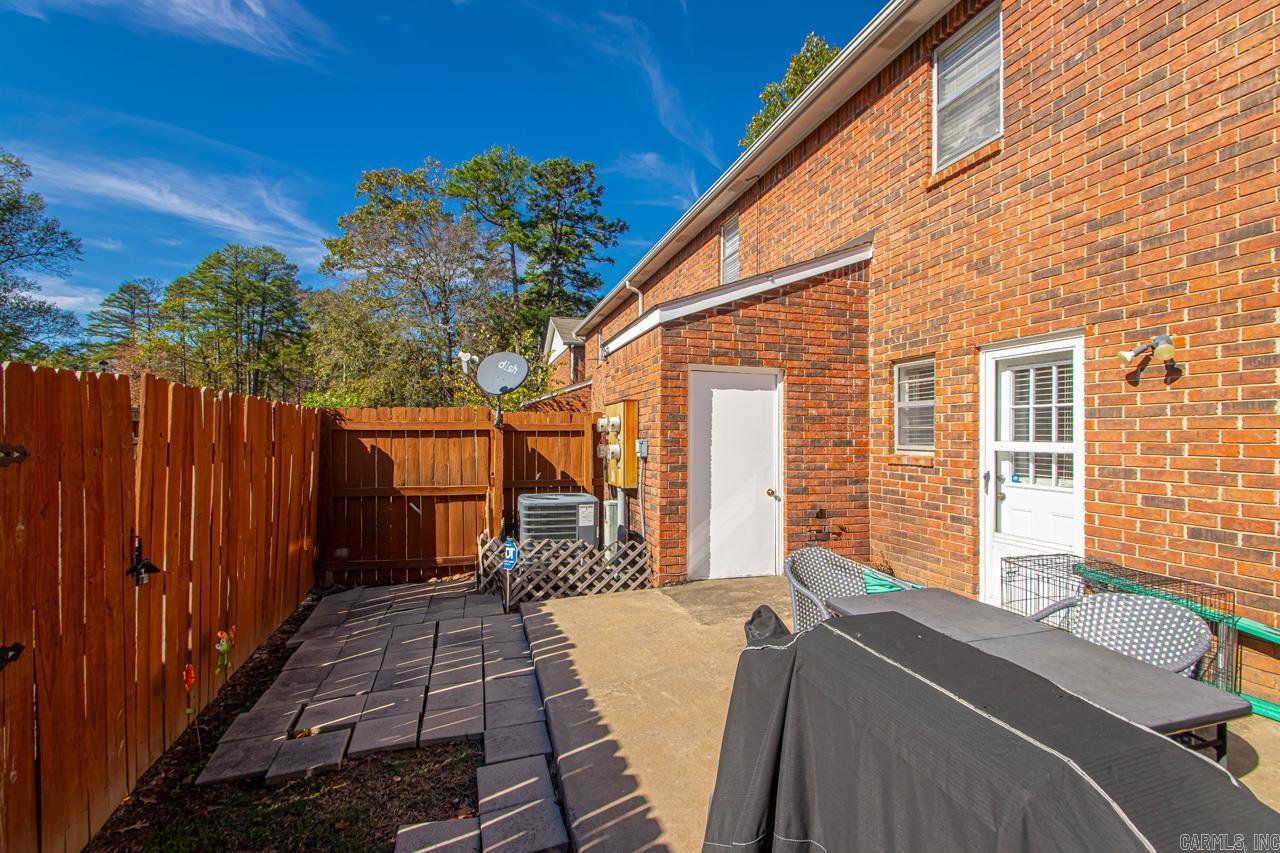 OAKCREST MANOR TWNHMS - Residential