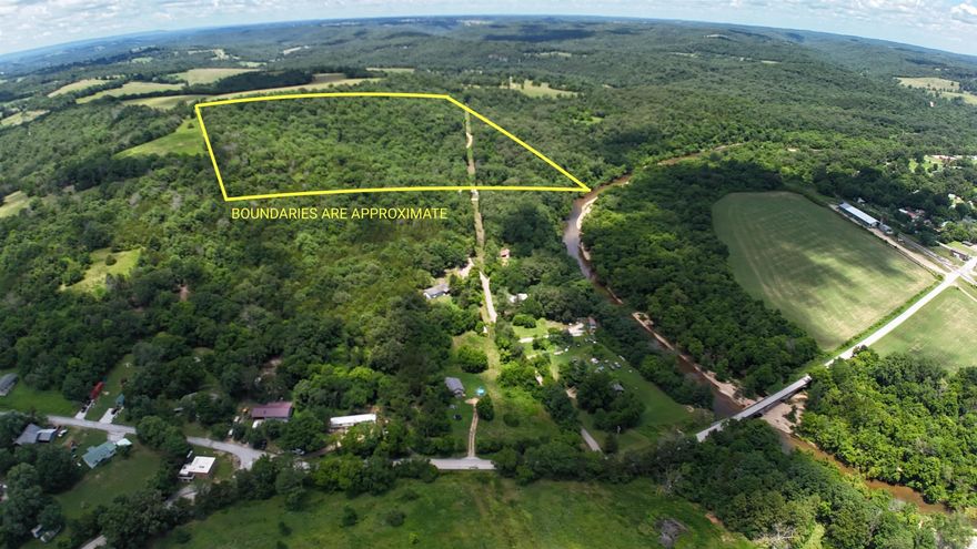 40AC M/L unrestricted, mostly wooded acreage nestled in the quiet town of Pyatt, AR. Several building sites and a road already cut into the property. Only 20 mins drive to Harrison, and 20 mins to Crooked Creek. The Buffalo River is only 30 mins from the property and the famous White River, known for World Class Trout fishing is only 35 mins from the property. Has an old well on site. Would make a perfect homestead or hunting property. Don't miss this one!