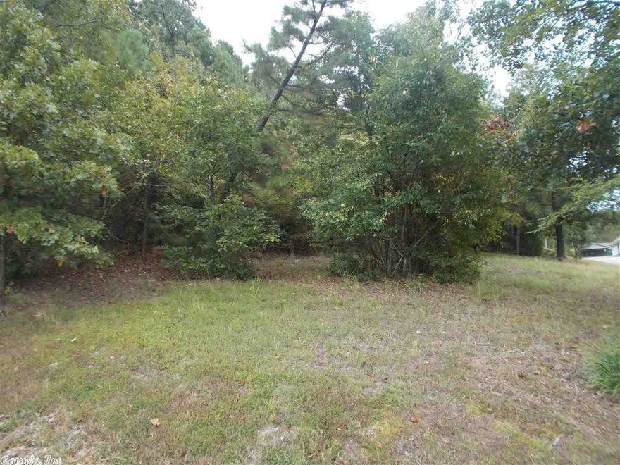 Seller says this is the last undeveloped lot in Plantation Acres Subdivision.  Perfect for your dream home with room to roam.  Get in on this sweet deal before its gone.  Almost 2-1/2 acres ready for you to build the home you've always dreamed about.  Seller motivated.  Bring an offer and let's make a deal.