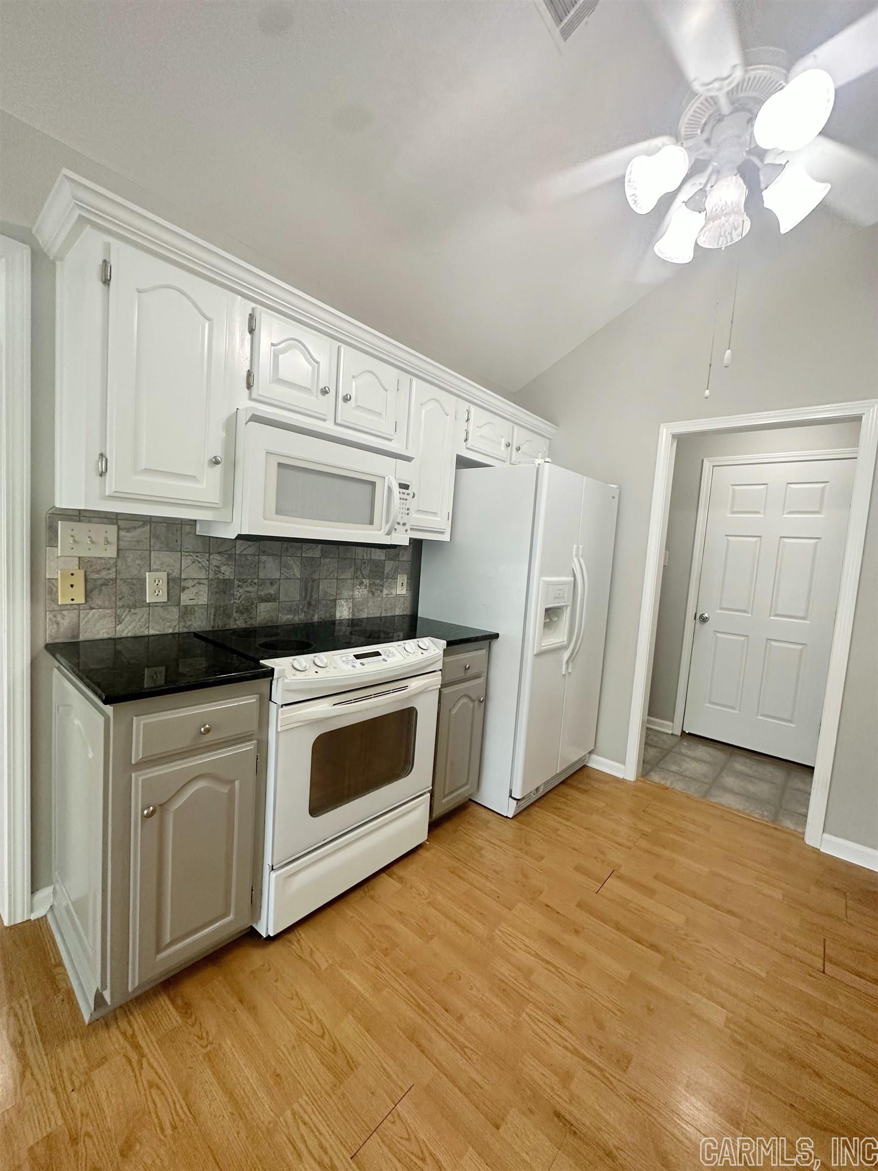 RIDGEFIELD - Residential