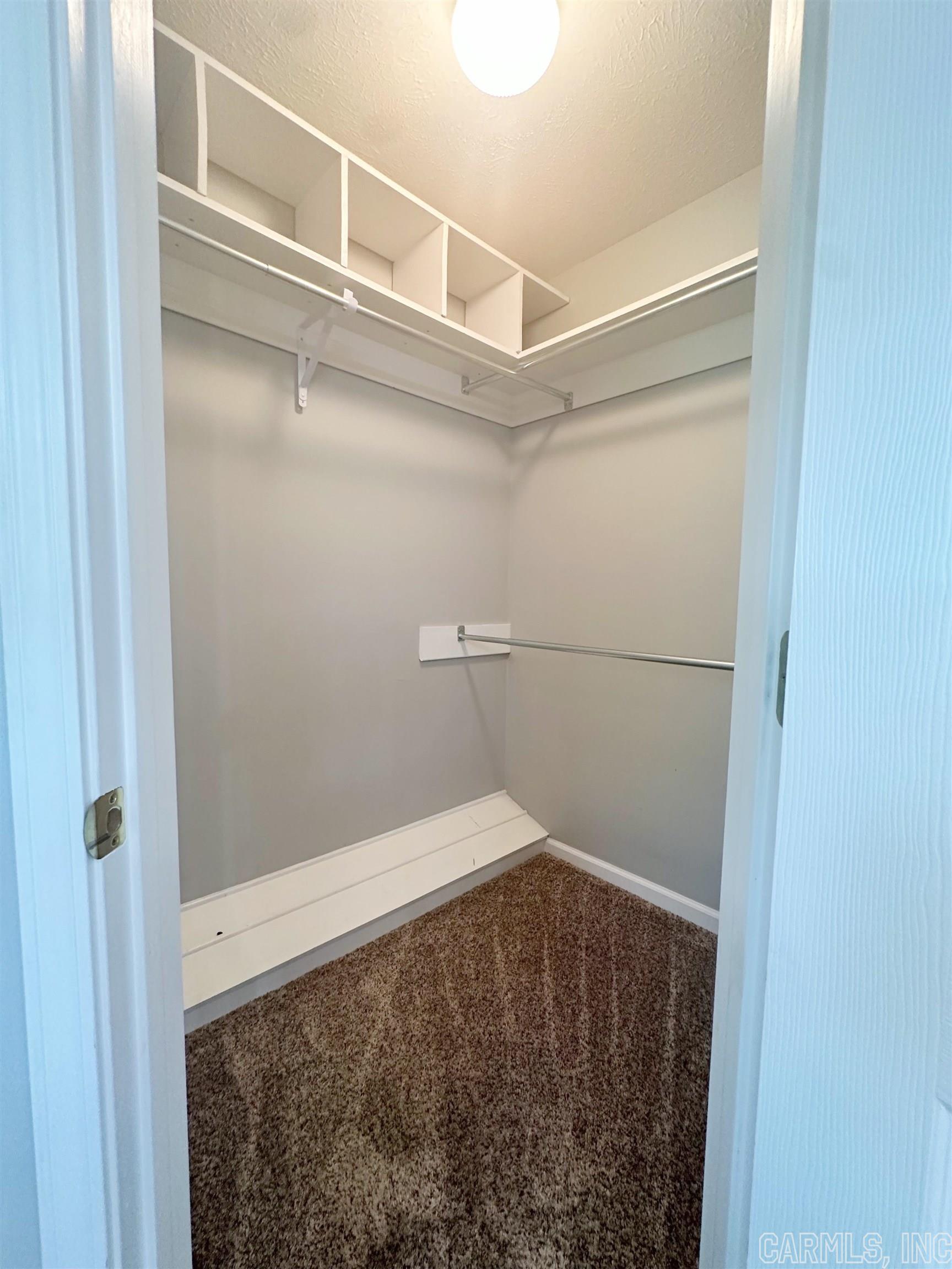 RIDGEFIELD - Residential