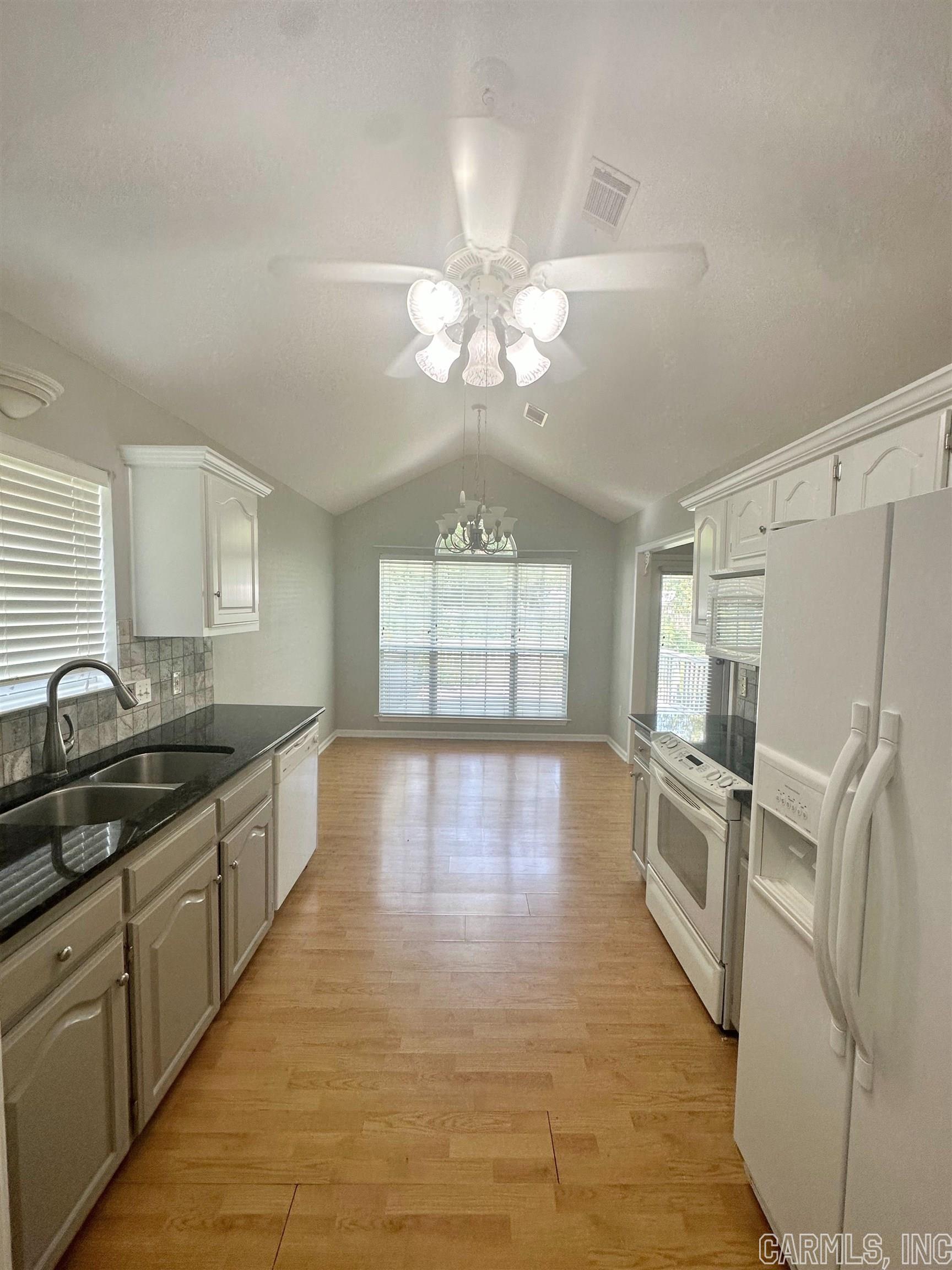 RIDGEFIELD - Residential