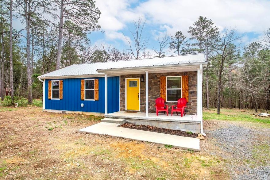 Welcome to your charming lake getaway! Just minutes away from Sugar Loaf Marina at Greers Ferry Lake, this updated 3 bedroom, 1 bathroom home offers the perfect blend of comfort and convenience. Approx 960 sq feet and nearly 1 acre lot. Built in 2022 with modern style and a cozy feel. Whether you're seeking a peaceful retreat or a year-round residence, this home offers the perfect opportunity to embrace lake life and peaceful living!