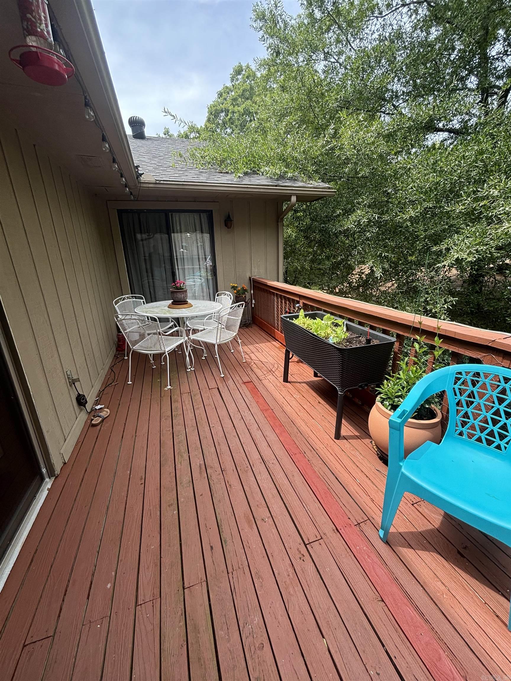 LAKEWOOD HILLS - Residential
