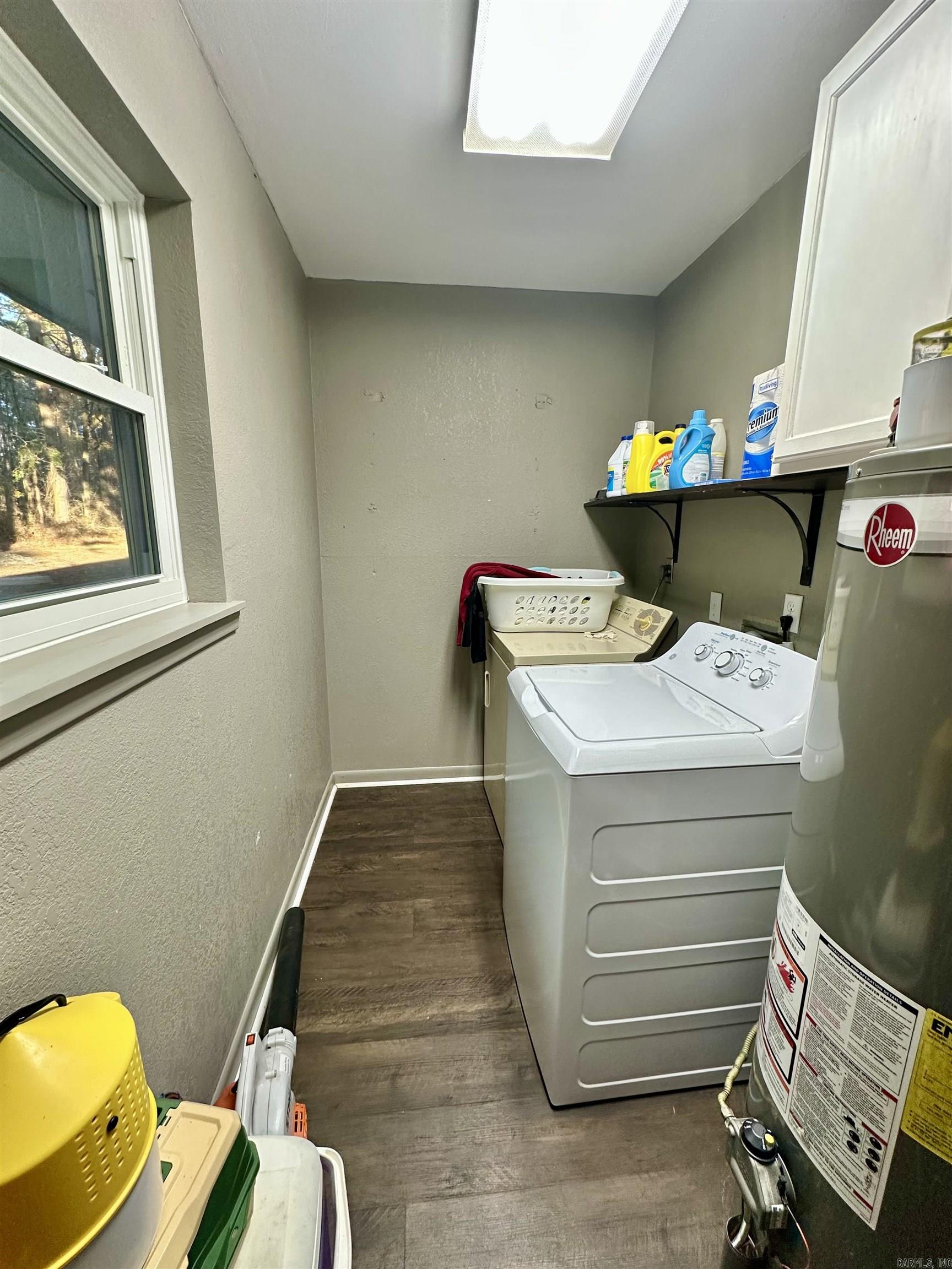 ROLLING HILLS - Residential