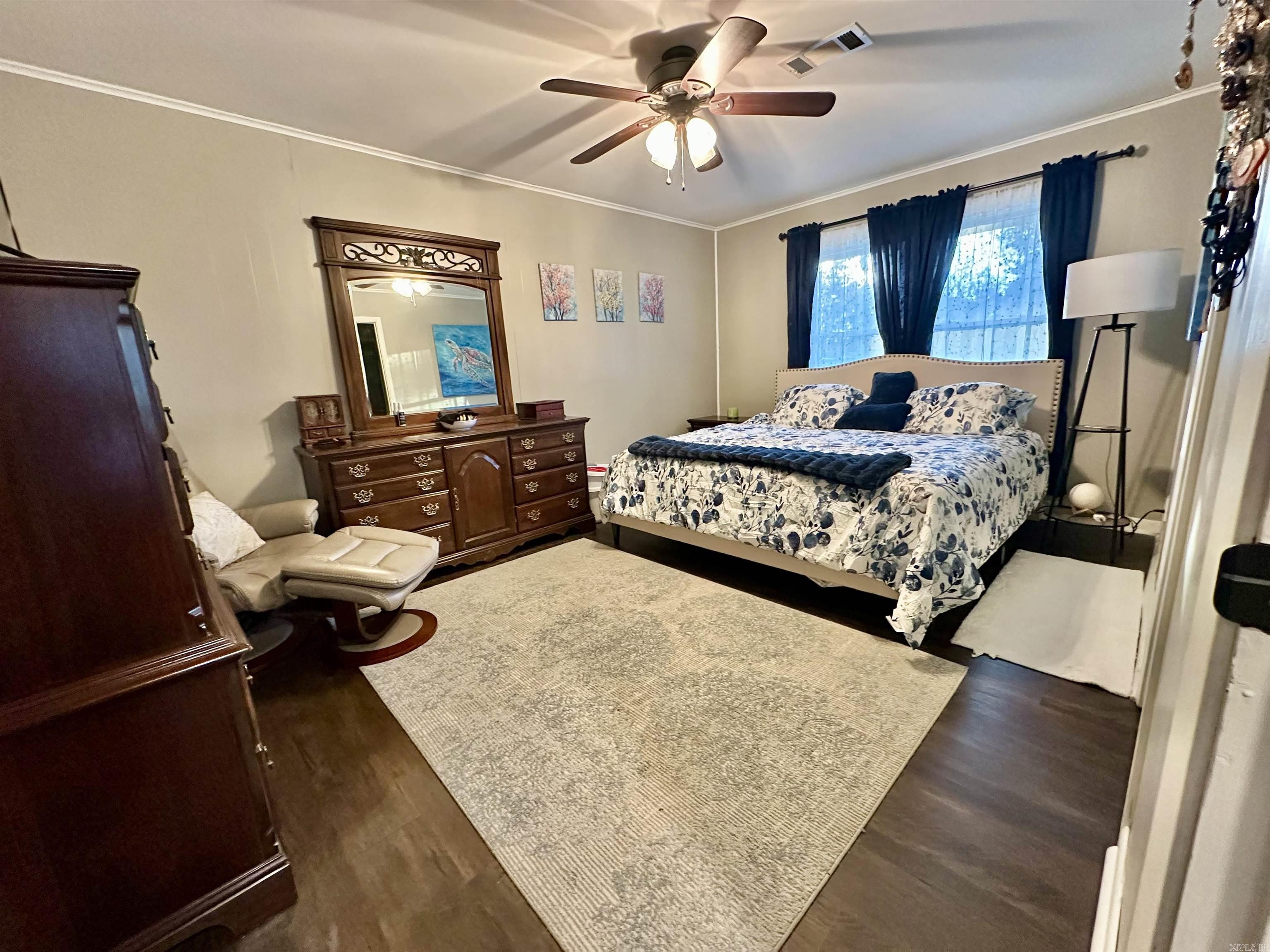 ROLLING HILLS - Residential