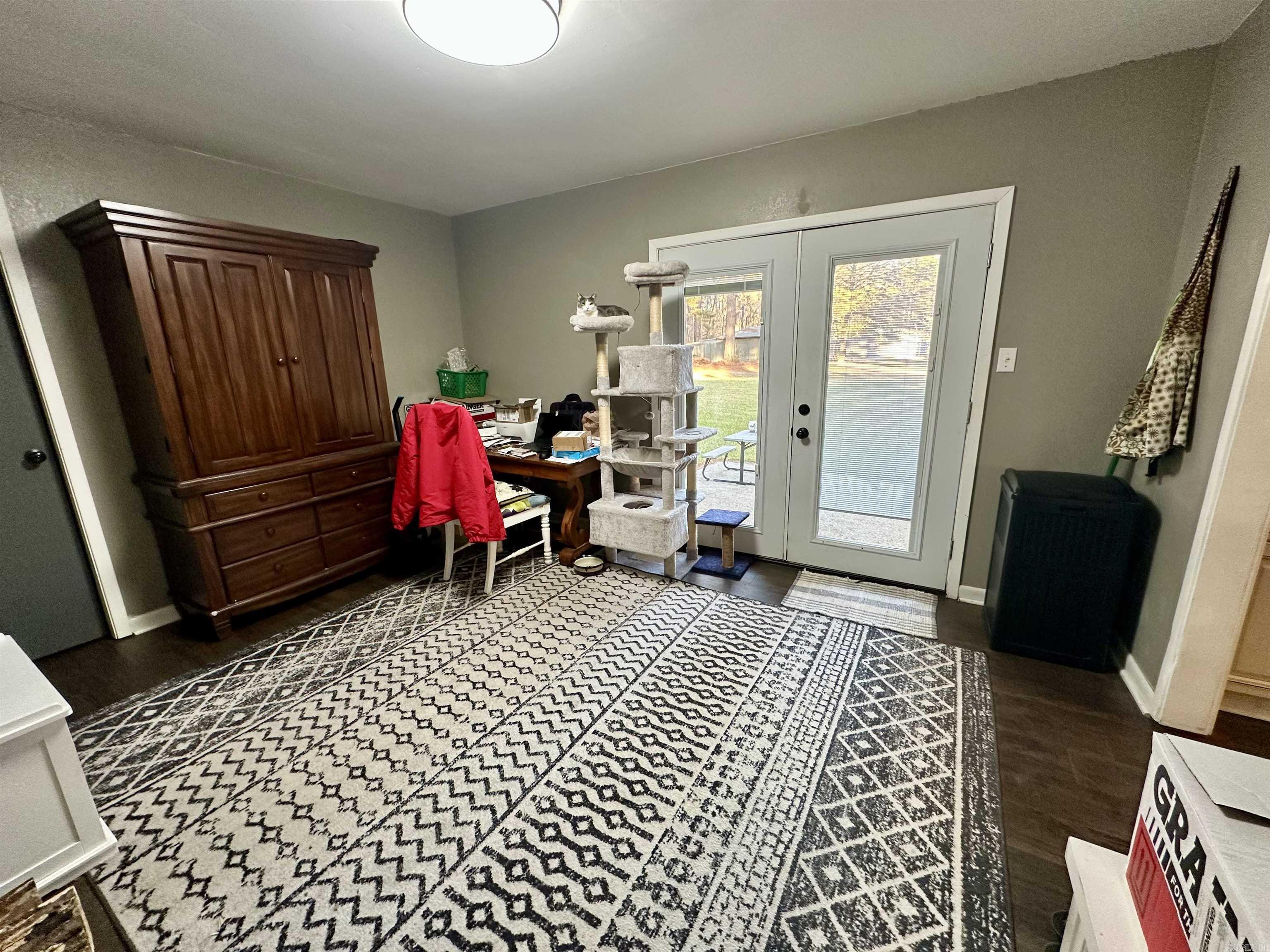 ROLLING HILLS - Residential