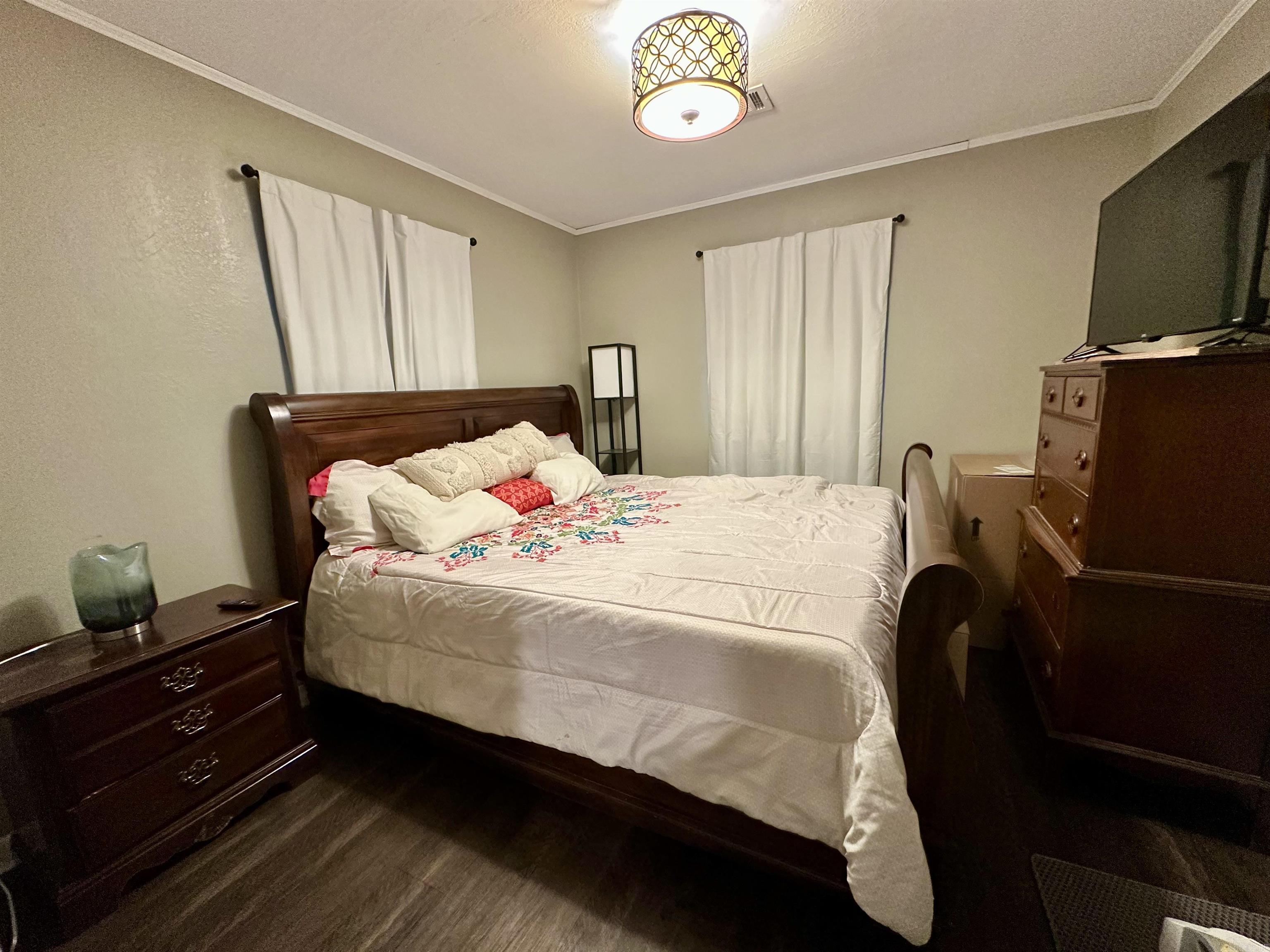 ROLLING HILLS - Residential